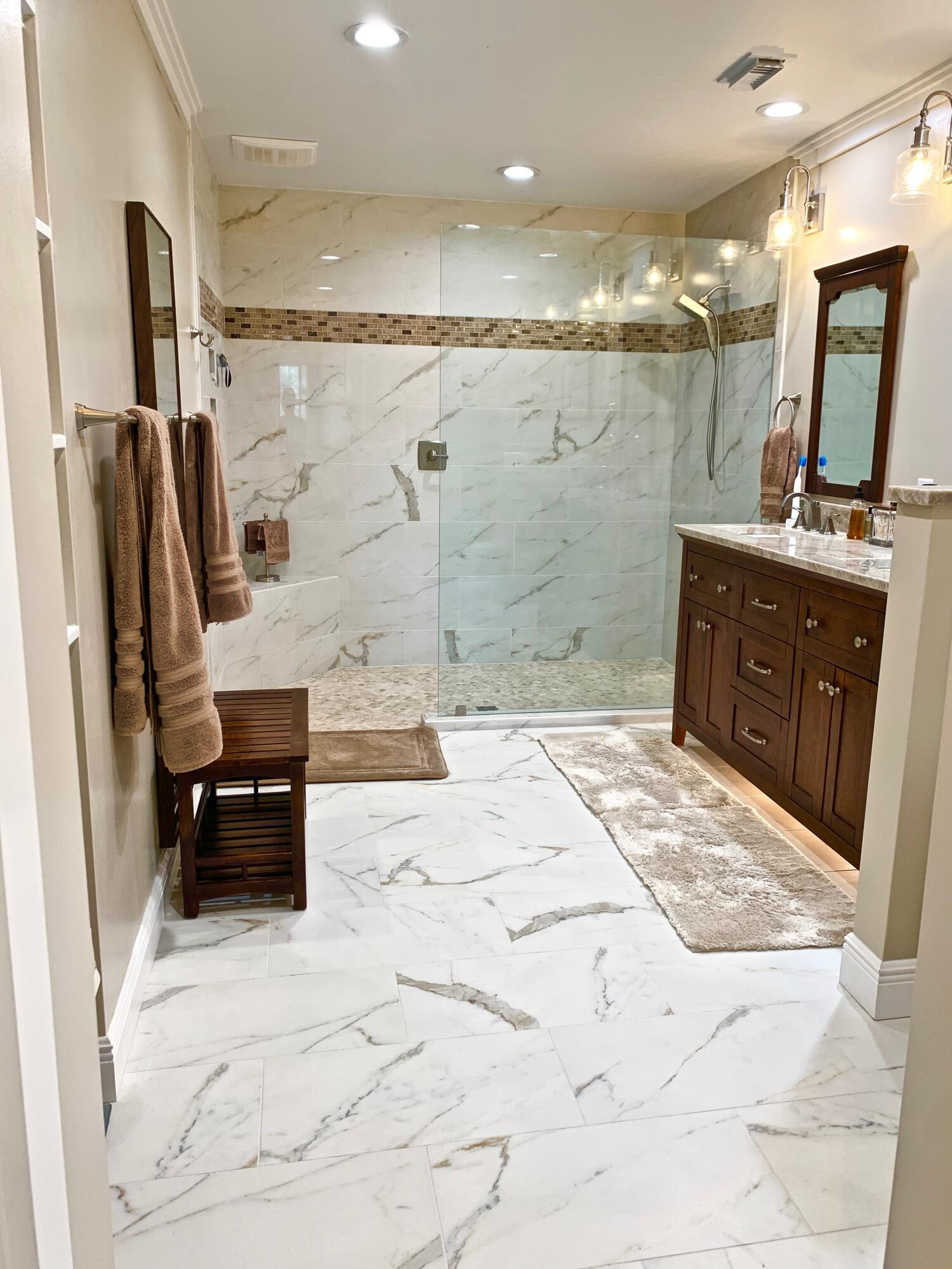 VANTAGE POINTE - Residential