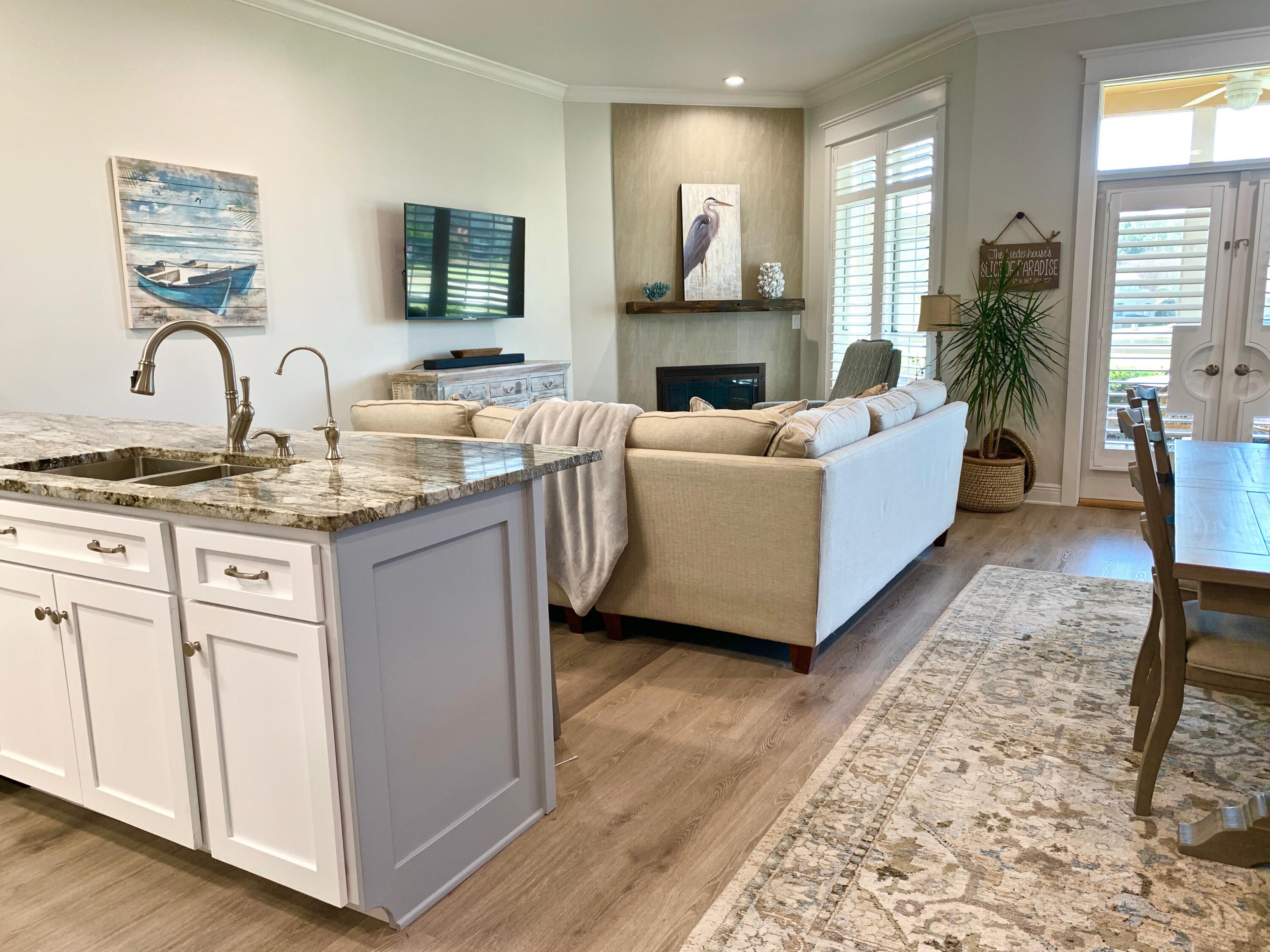 VANTAGE POINTE - Residential