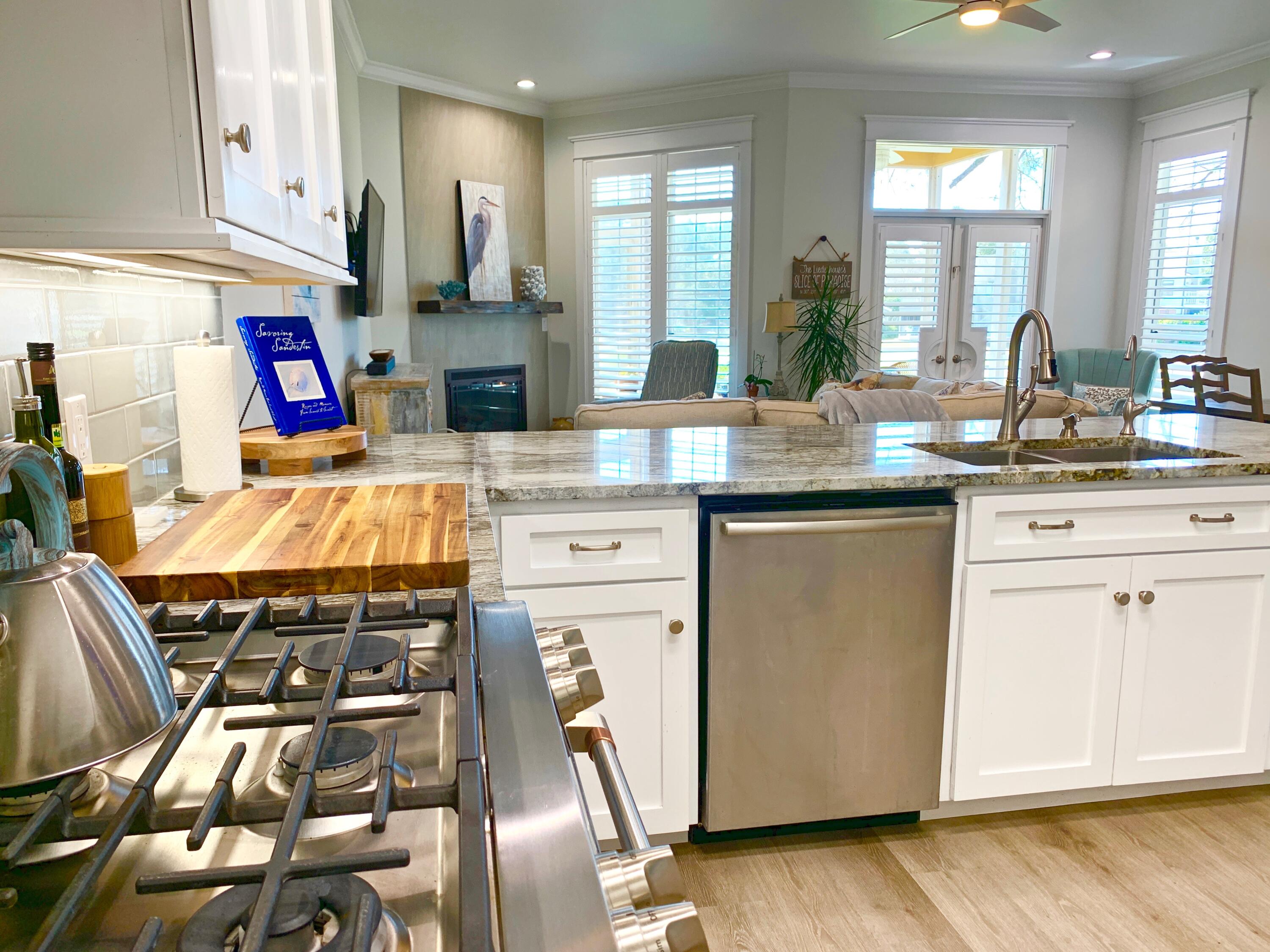 VANTAGE POINTE - Residential