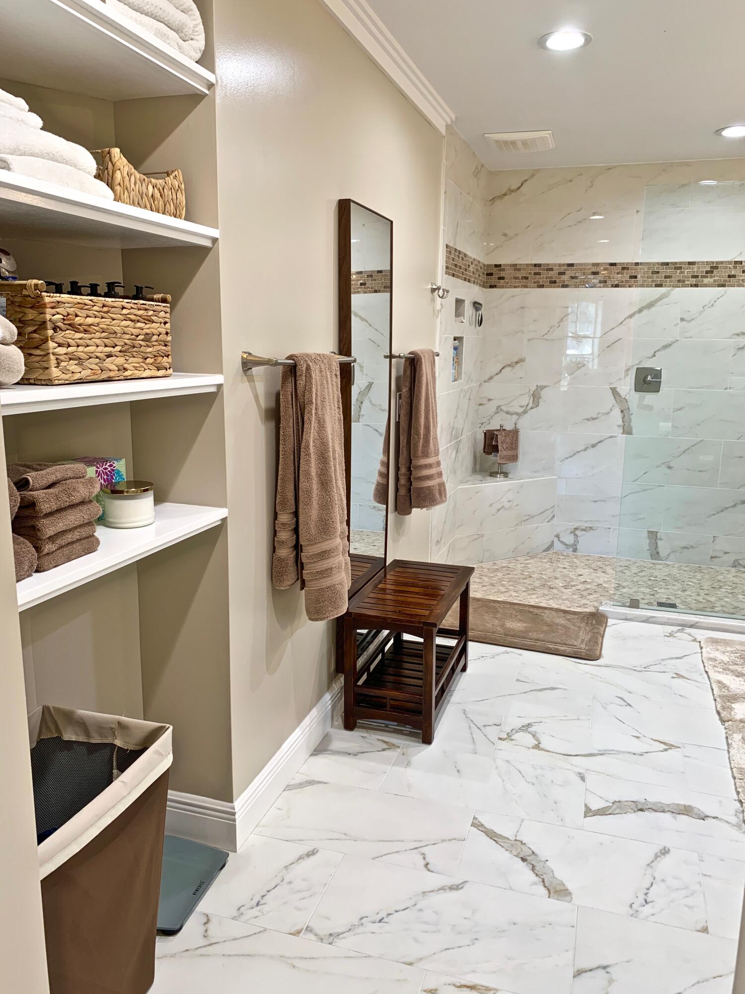 VANTAGE POINTE - Residential