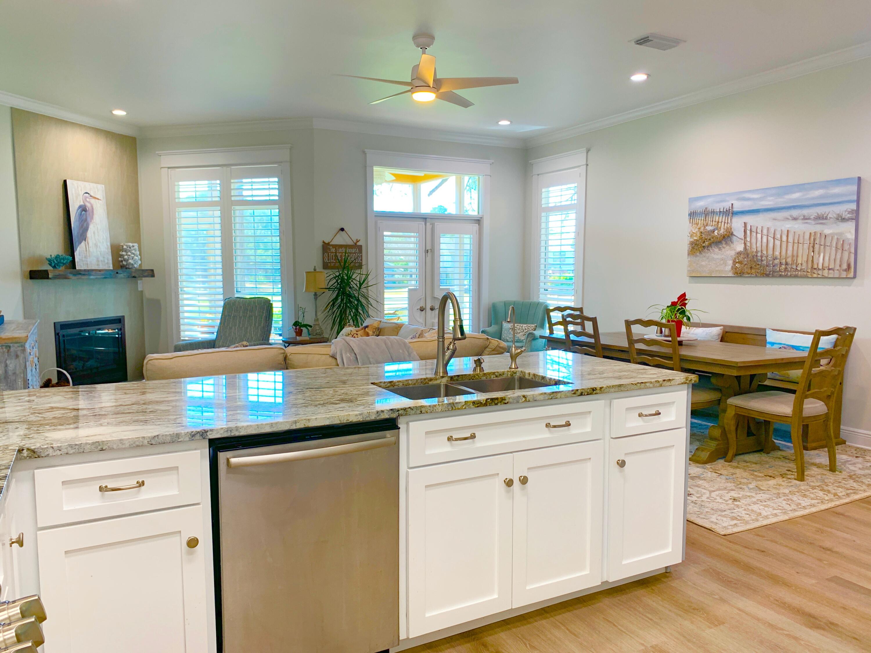VANTAGE POINTE - Residential