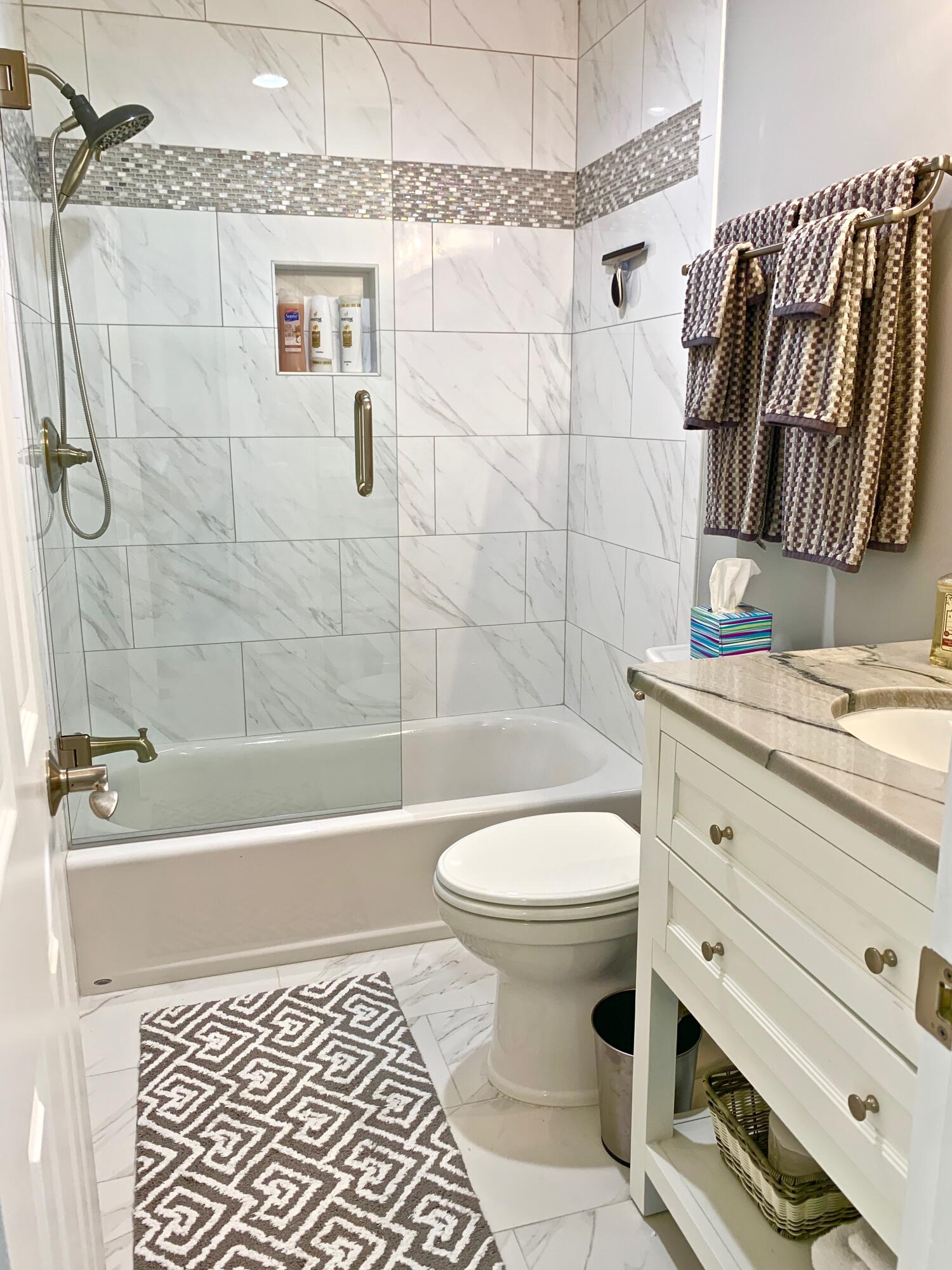 VANTAGE POINTE - Residential