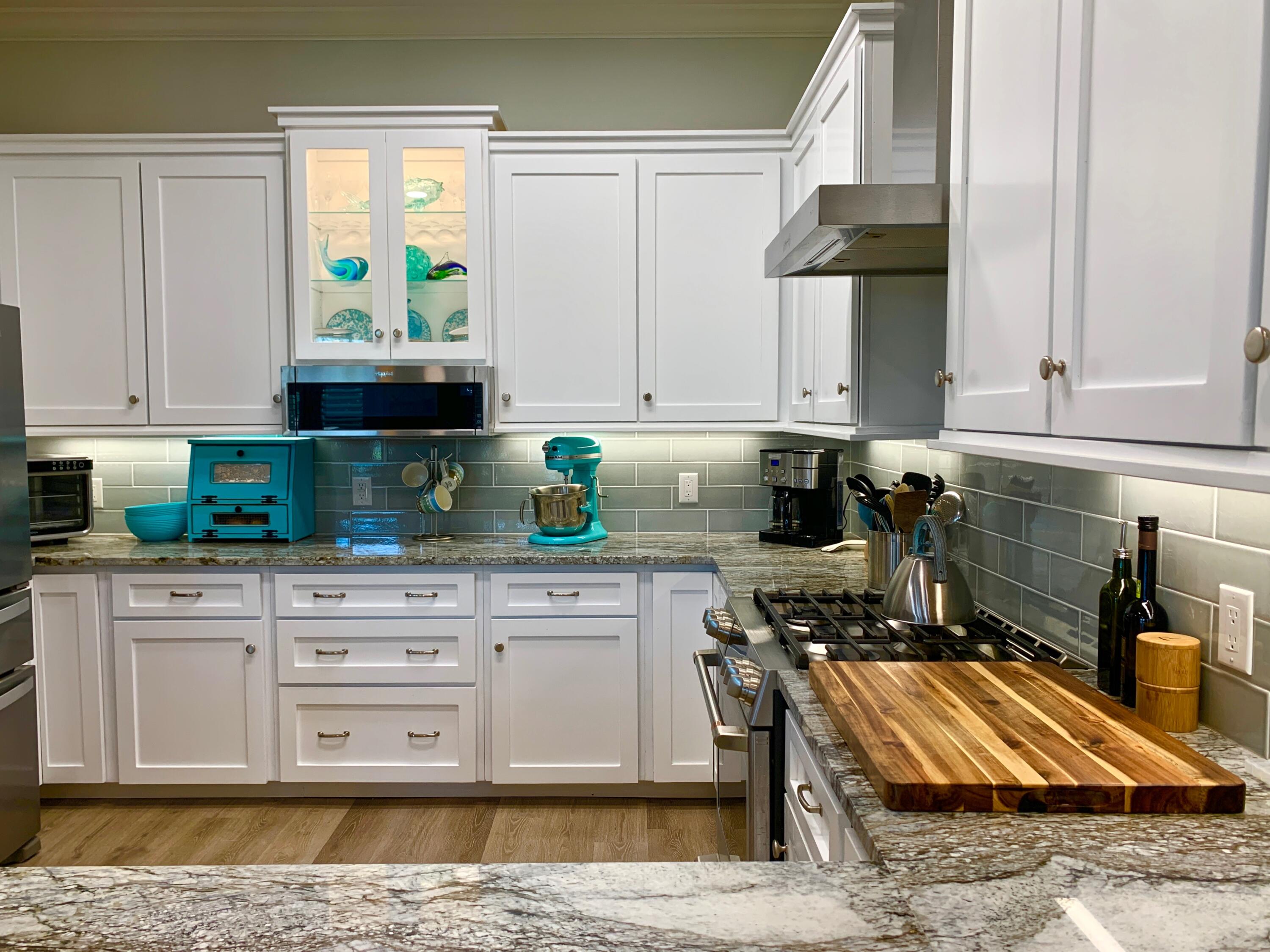 VANTAGE POINTE - Residential