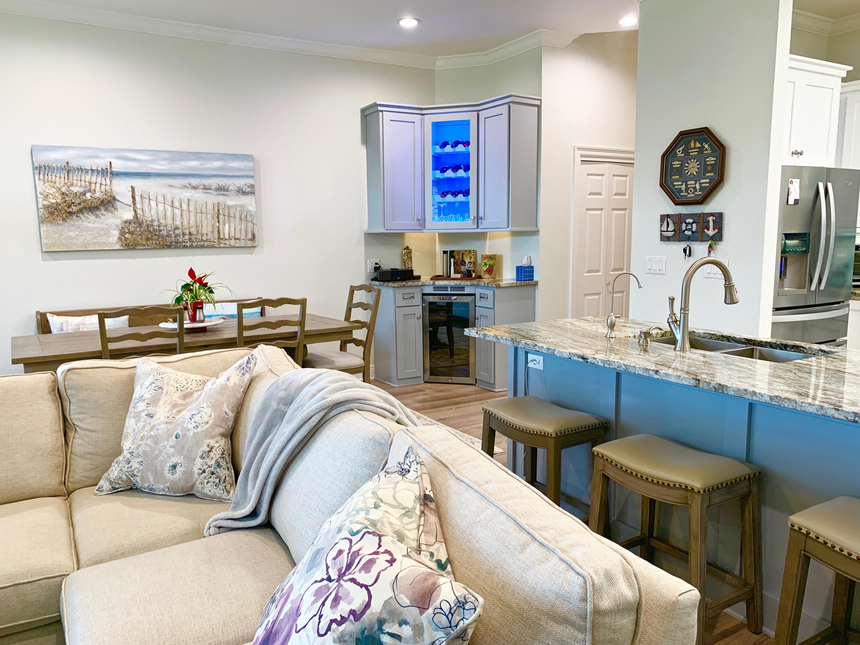 VANTAGE POINTE - Residential