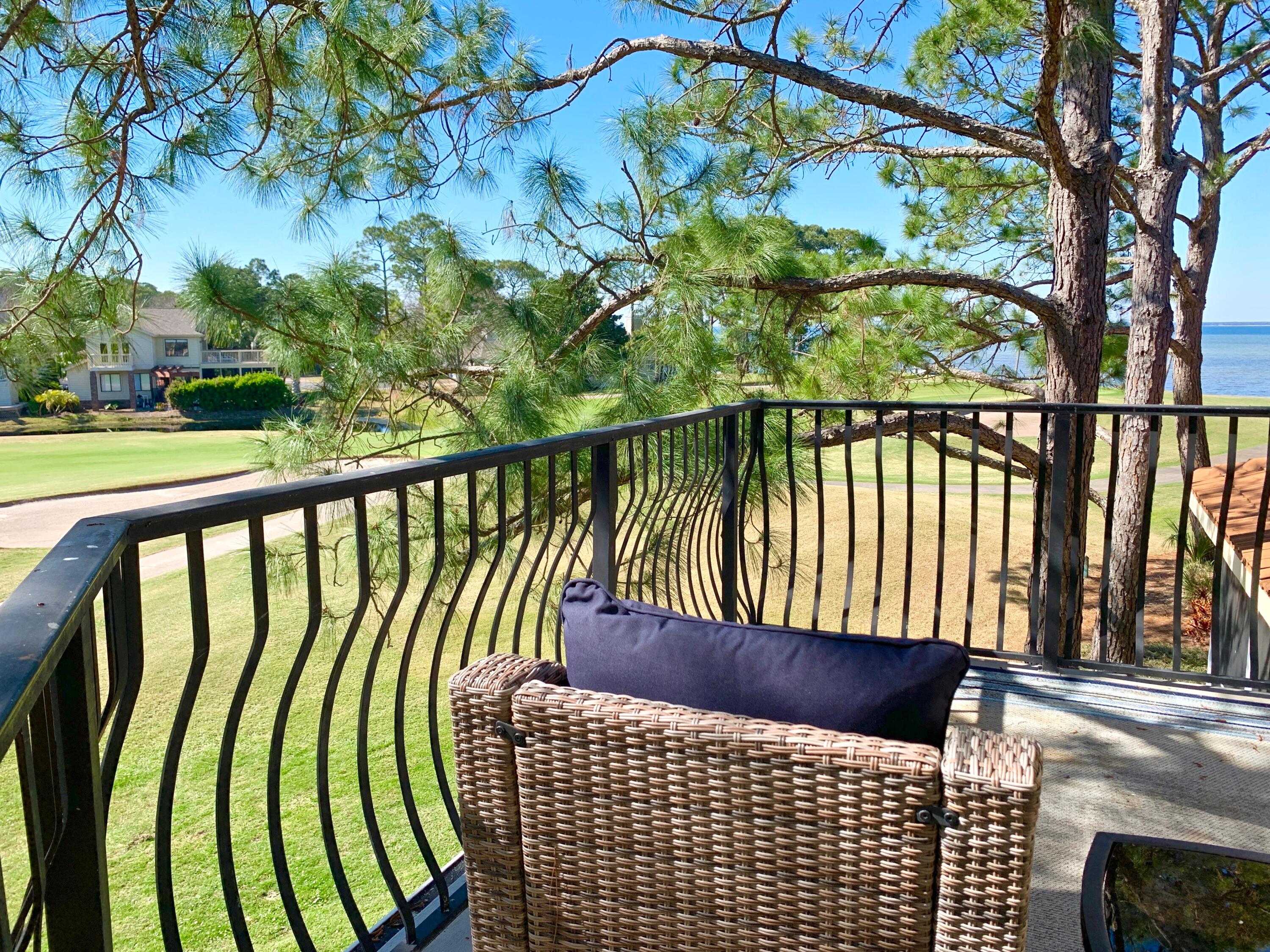 VANTAGE POINTE - Residential