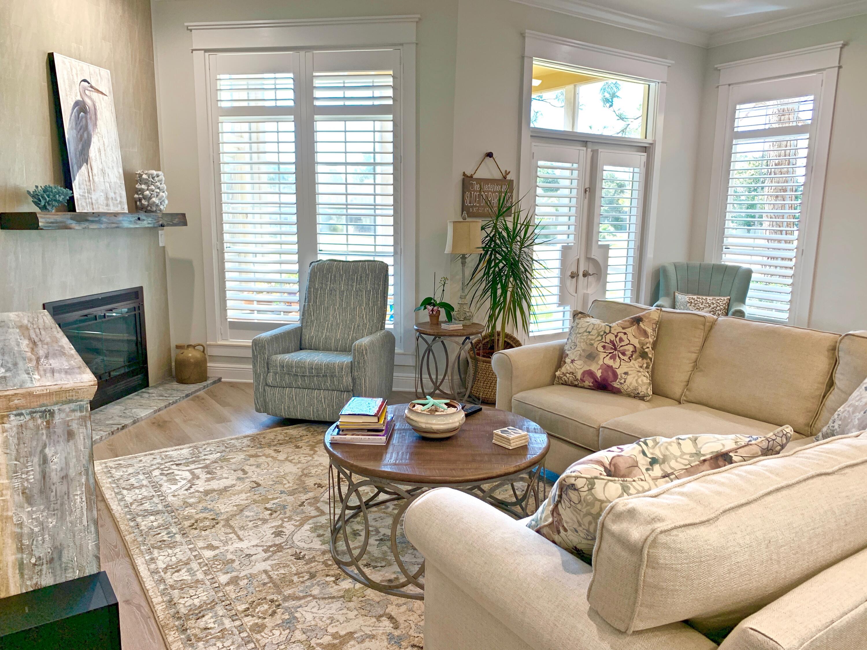 VANTAGE POINTE - Residential