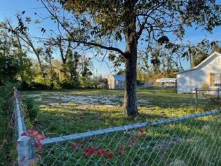 GREAT INVESTMENT OPPORTUNITY IN BRY-CO PARK! Previous home was removed, land is cleared and ready for a new home or rental investment. Centrally located and convenient to 23rd Street and Hwy 98. Don't let this one pass you by!