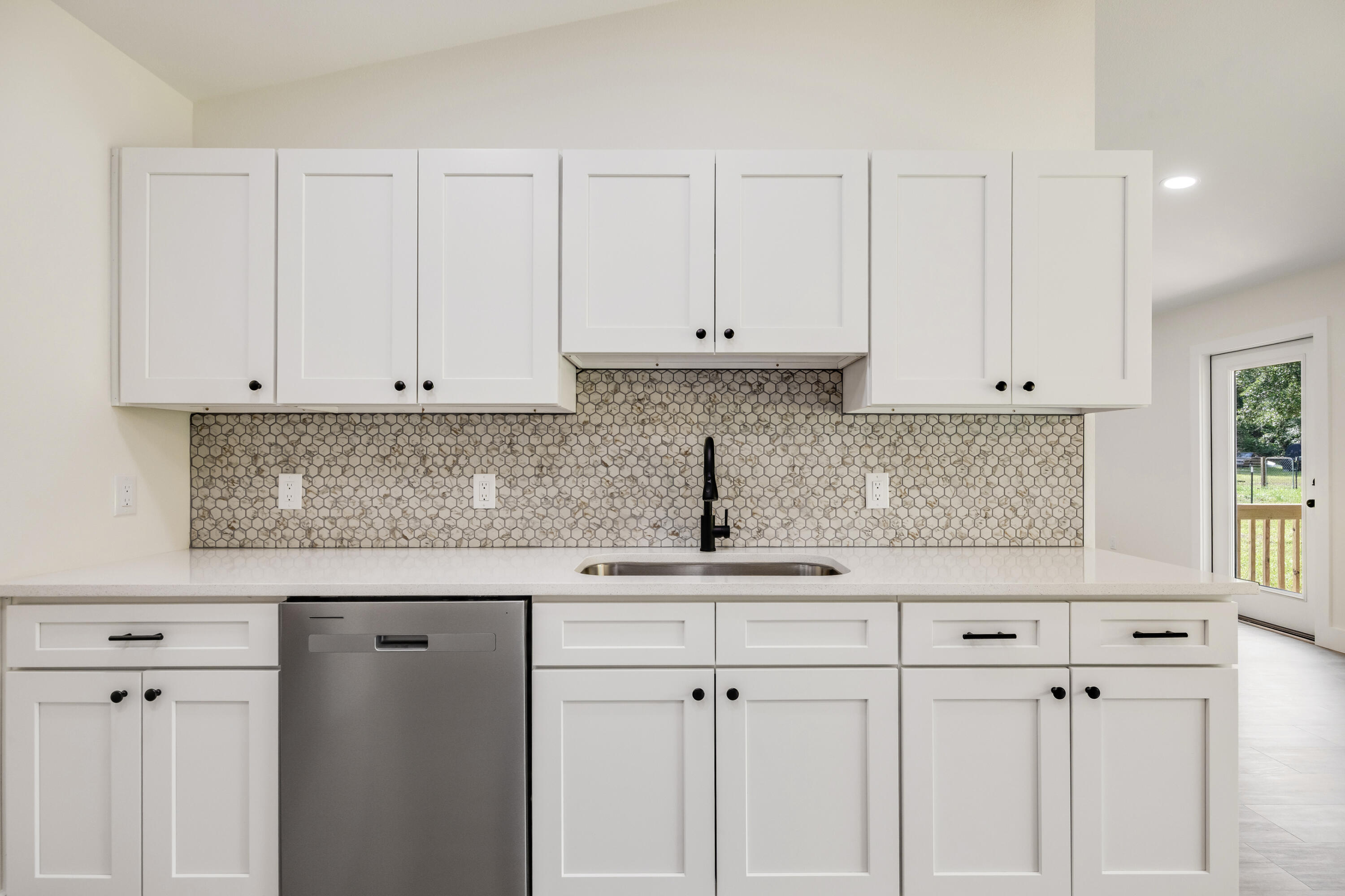 MORRIS ADD CRESTVIEW LOTS 68,69 & 70 BLK 21 - Residential