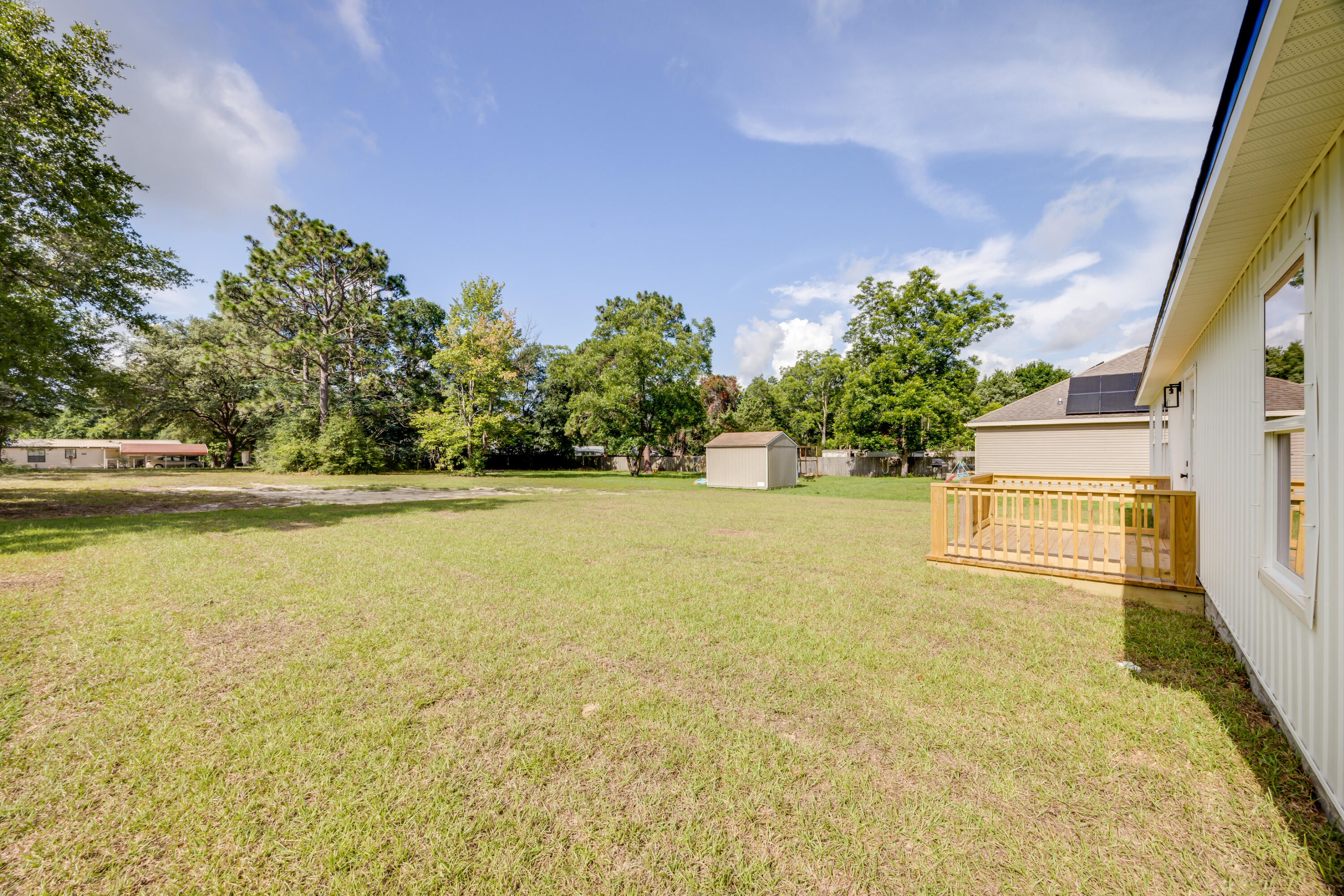 MORRIS ADD CRESTVIEW LOTS 68,69 & 70 BLK 21 - Residential