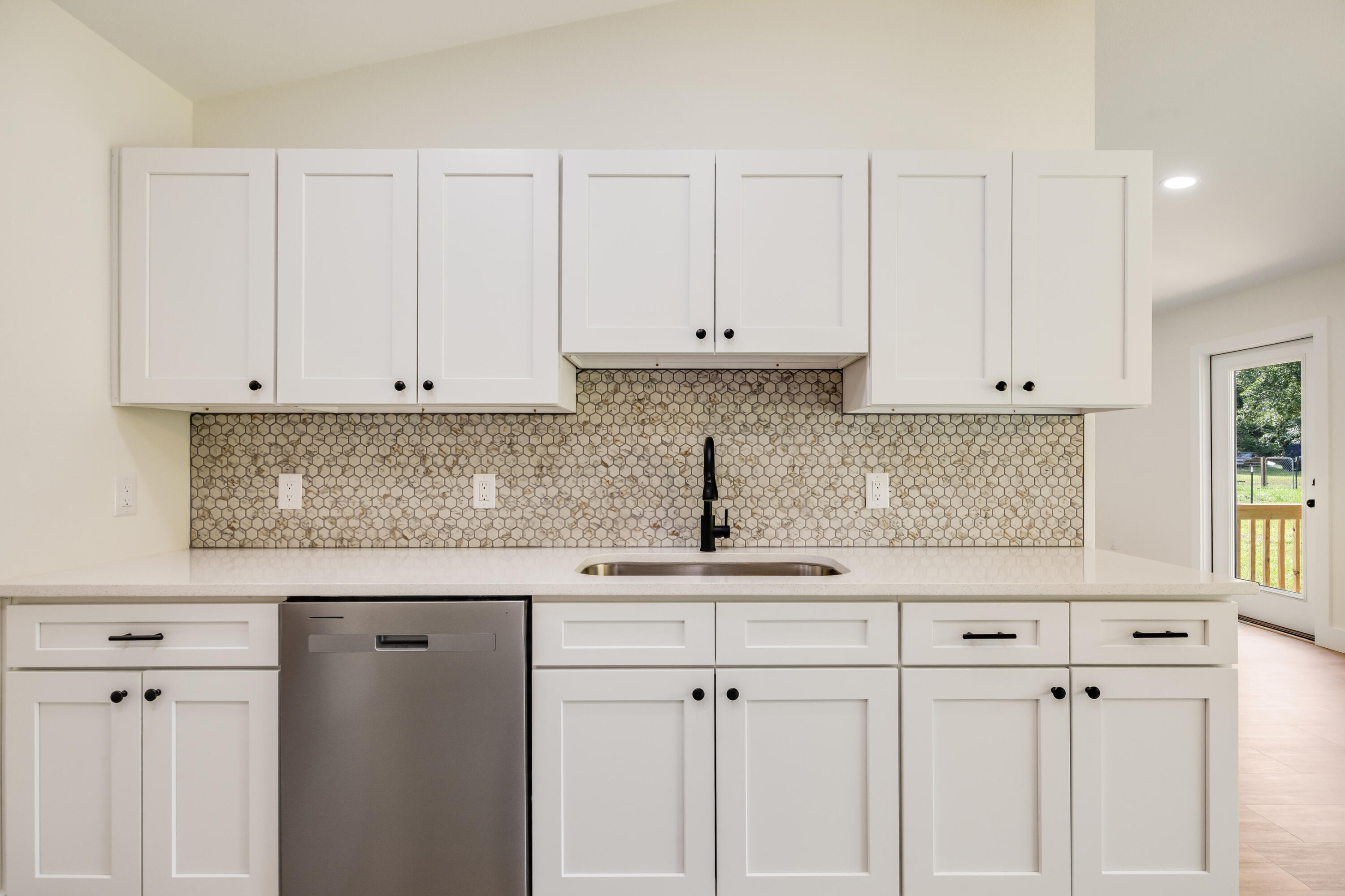 MORRIS ADD CRESTVIEW LOTS 68,69 & 70 BLK 21 - Residential