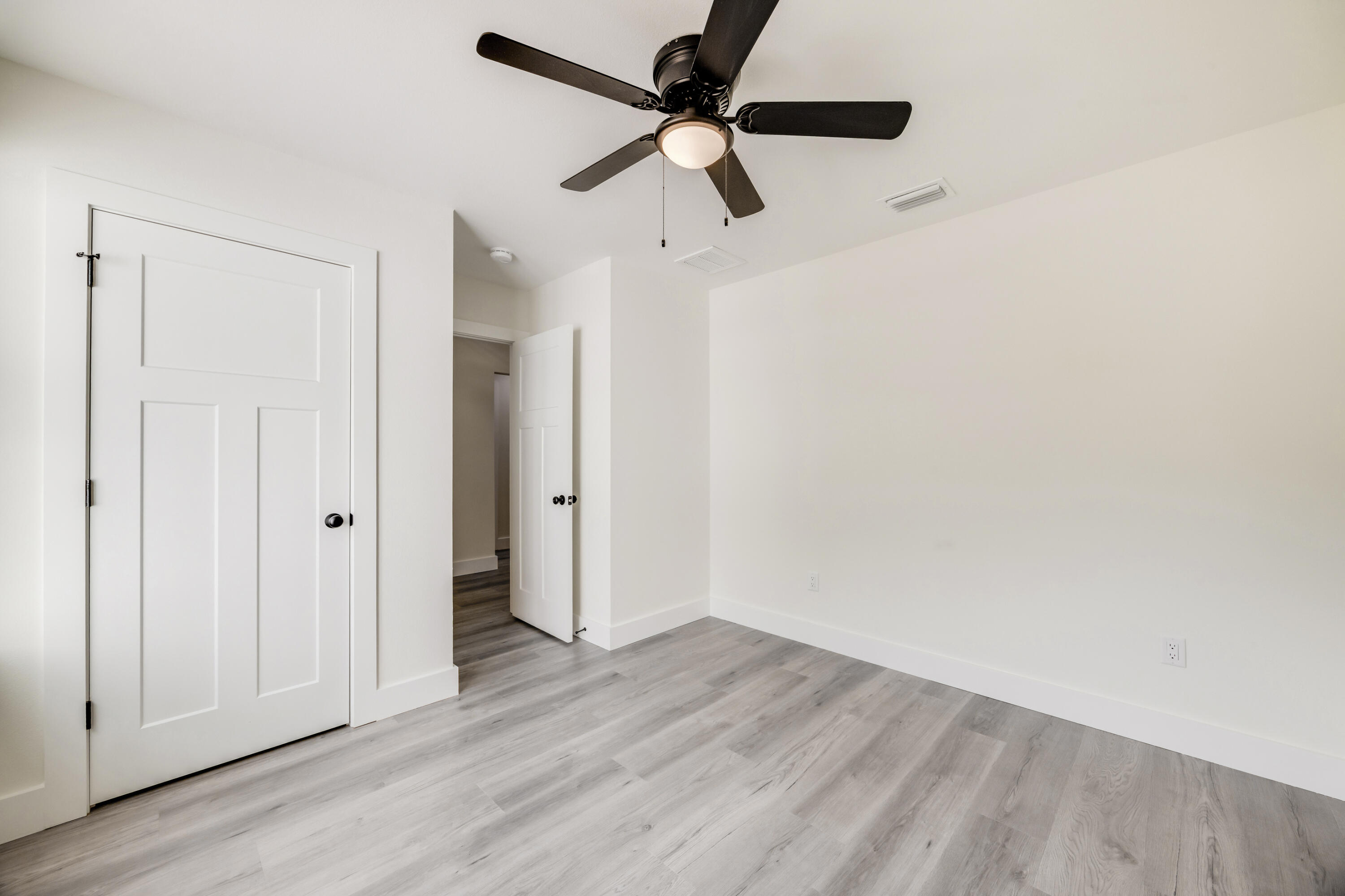 MORRIS ADD CRESTVIEW LOTS 68,69 & 70 BLK 21 - Residential
