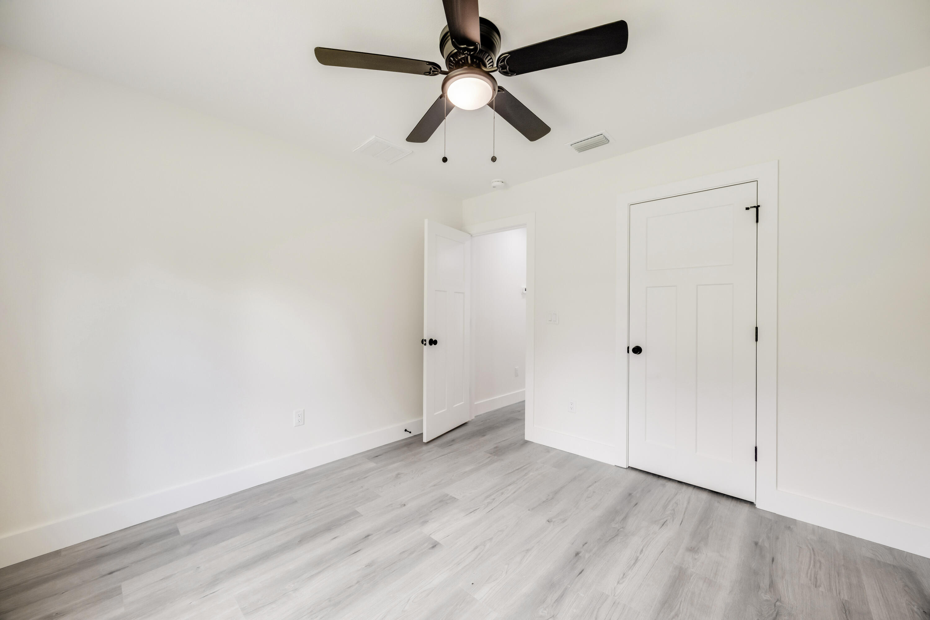 MORRIS ADD CRESTVIEW LOTS 68,69 & 70 BLK 21 - Residential