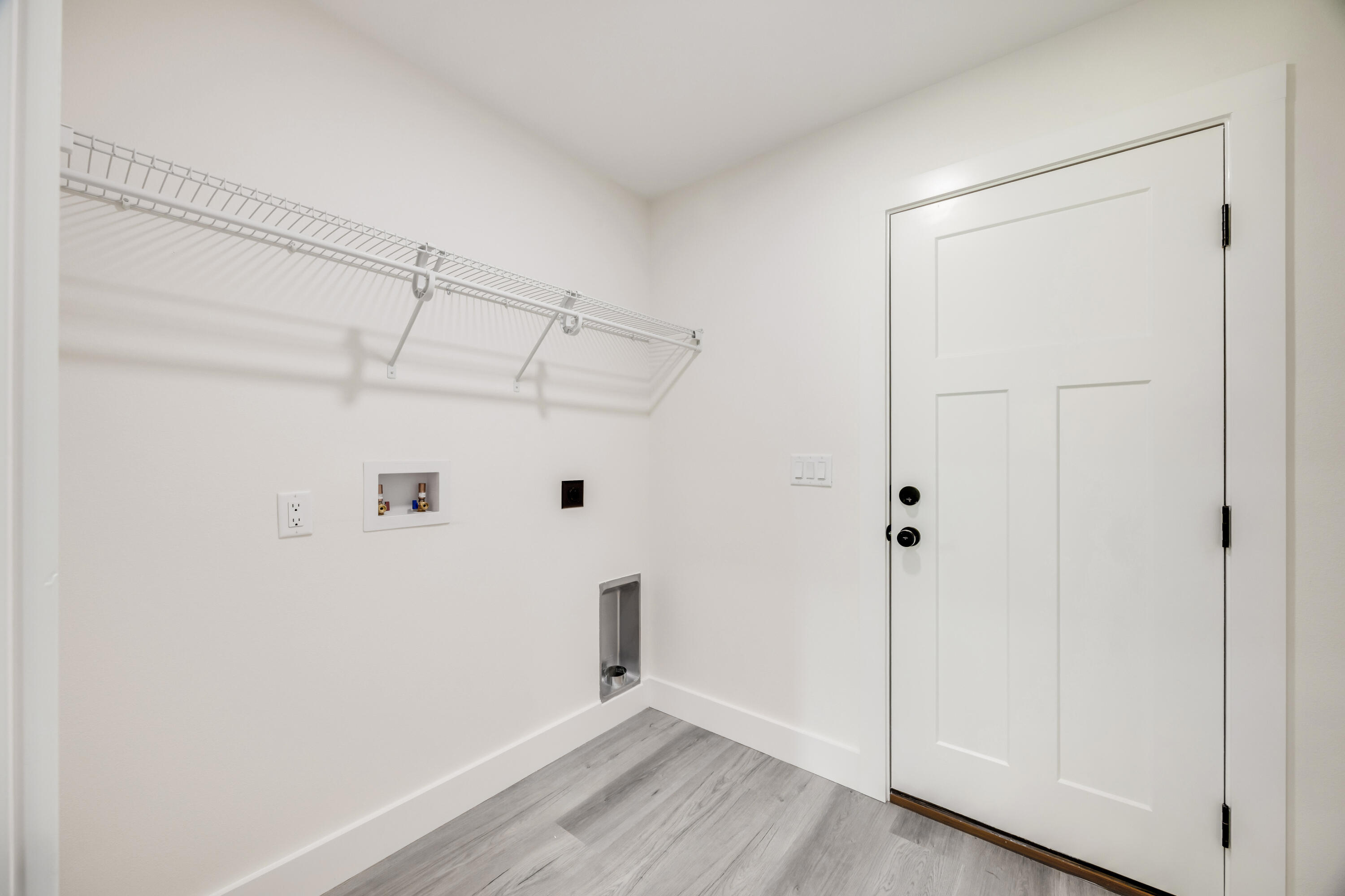 MORRIS ADD CRESTVIEW LOTS 68,69 & 70 BLK 21 - Residential