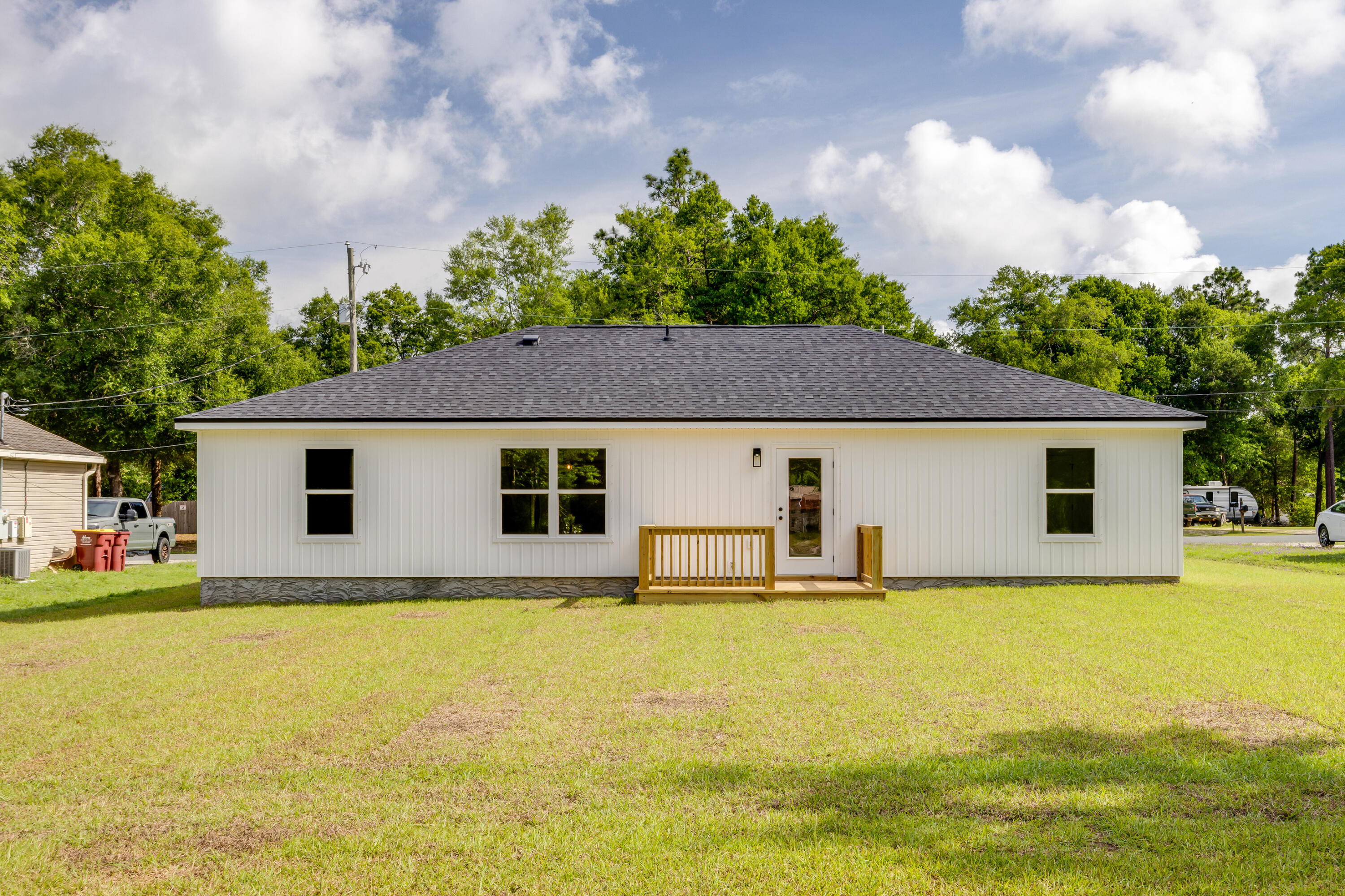 MORRIS ADD CRESTVIEW LOTS 68,69 & 70 BLK 21 - Residential
