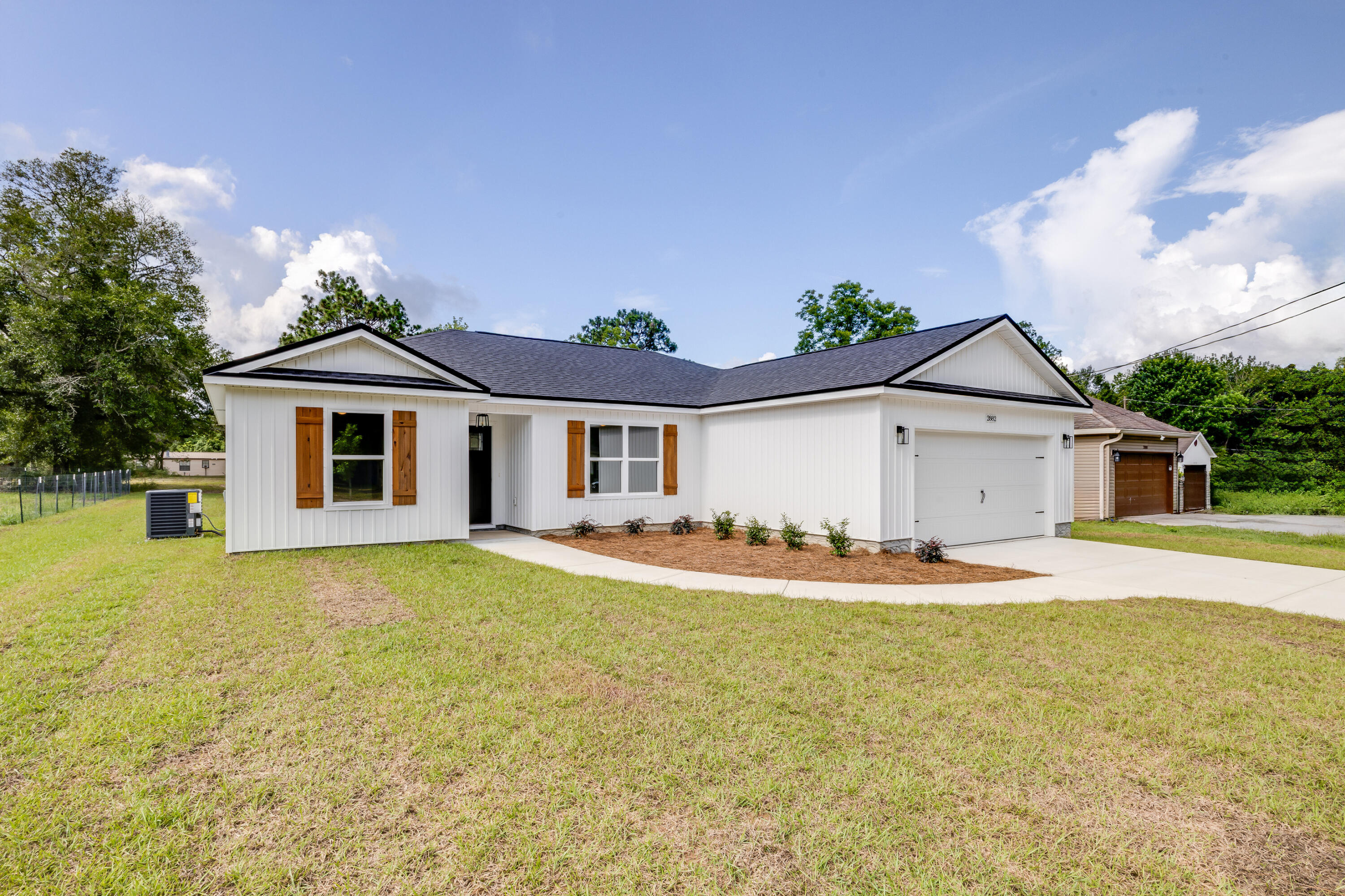 MORRIS ADD CRESTVIEW LOTS 68,69 & 70 BLK 21 - Residential
