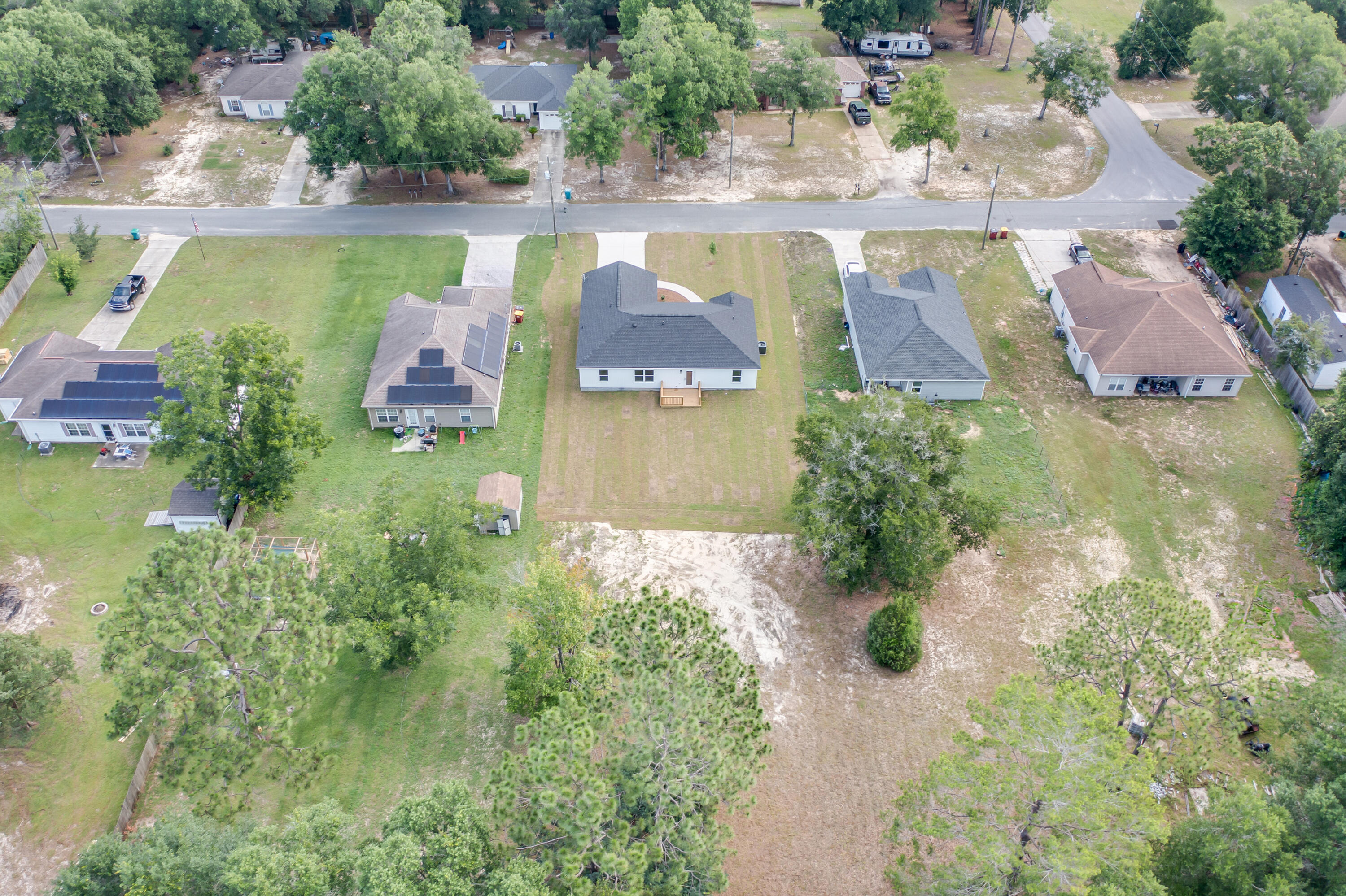 MORRIS ADD CRESTVIEW LOTS 68,69 & 70 BLK 21 - Residential