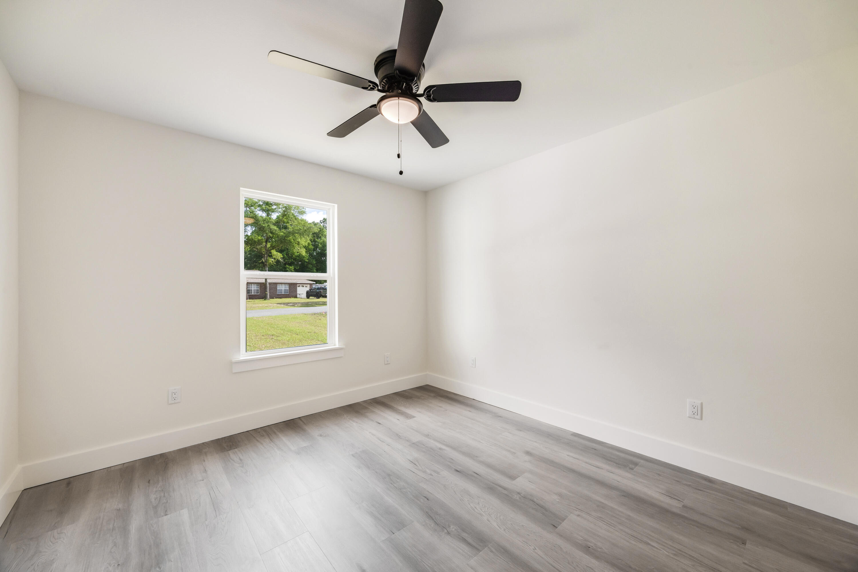 MORRIS ADD CRESTVIEW LOTS 68,69 & 70 BLK 21 - Residential