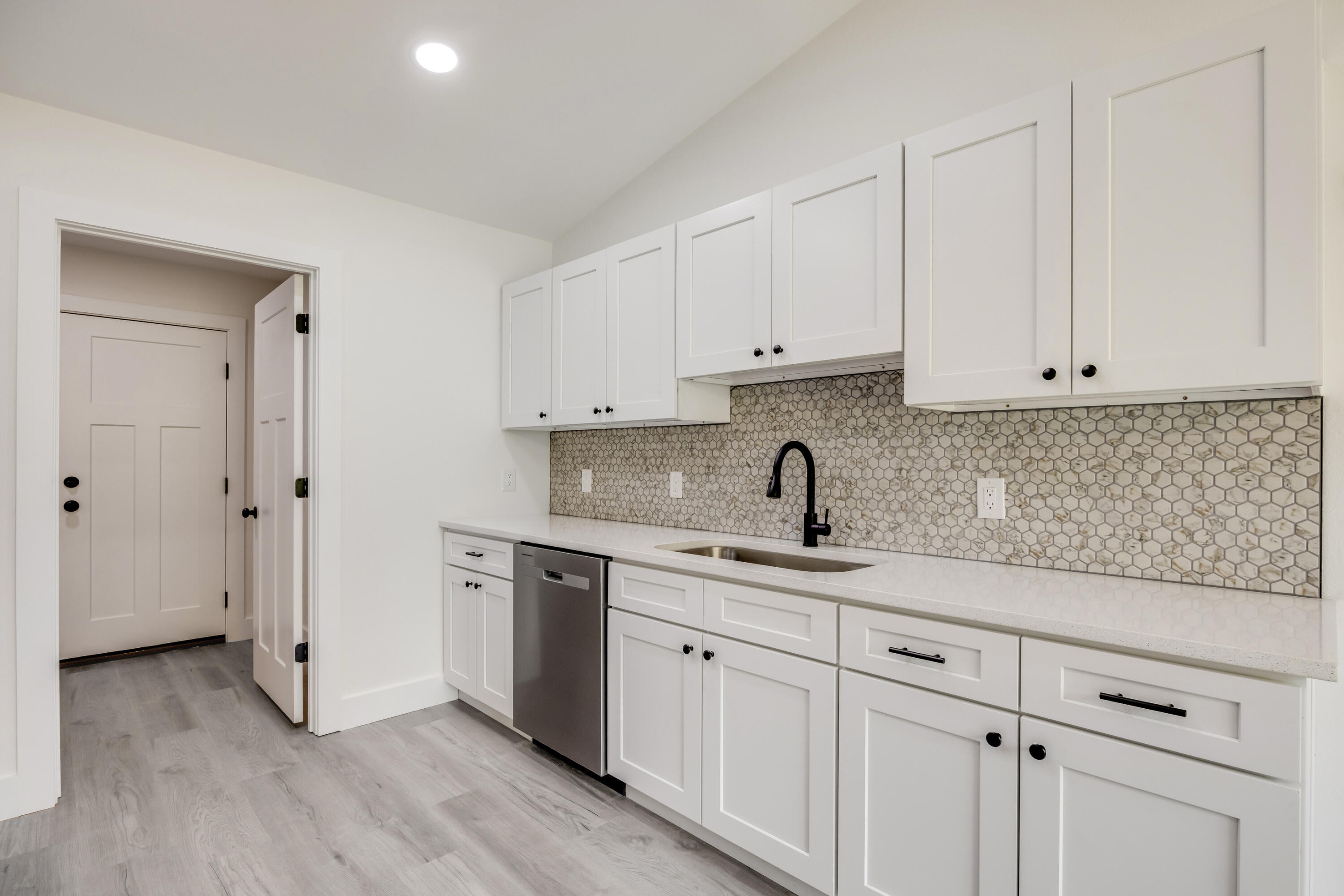 MORRIS ADD CRESTVIEW LOTS 68,69 & 70 BLK 21 - Residential