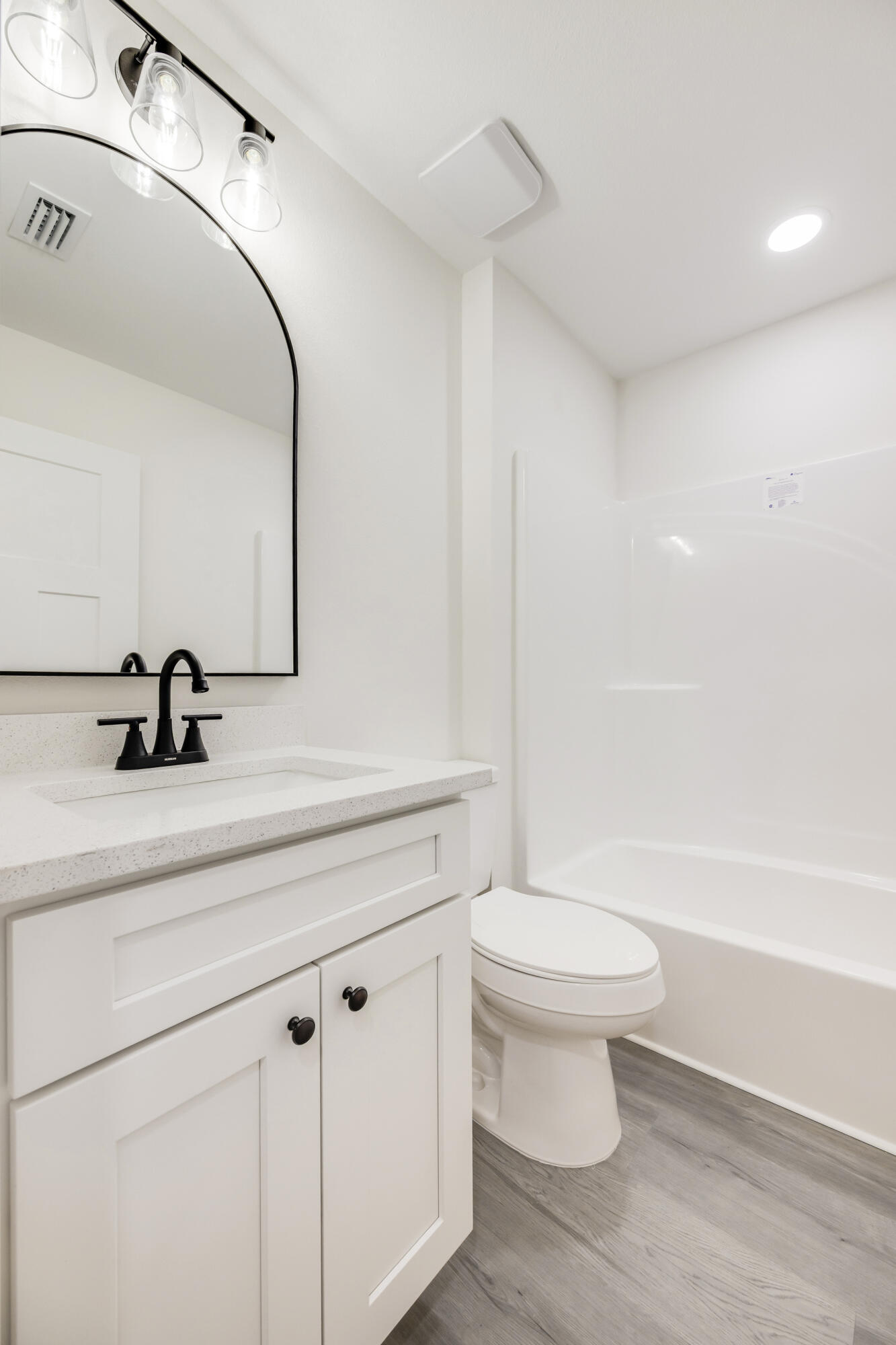 MORRIS ADD CRESTVIEW LOTS 68,69 & 70 BLK 21 - Residential