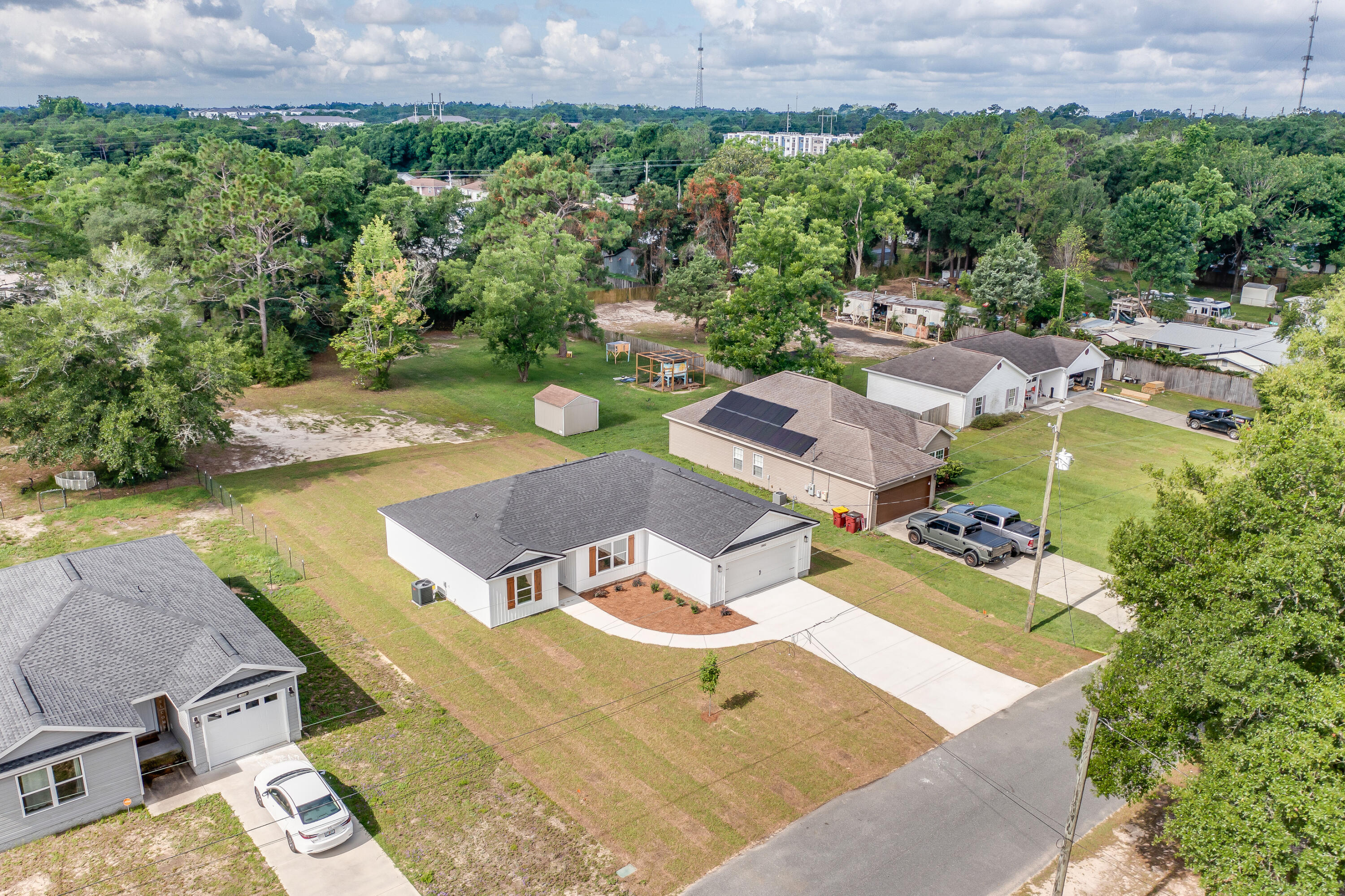 MORRIS ADD CRESTVIEW LOTS 68,69 & 70 BLK 21 - Residential