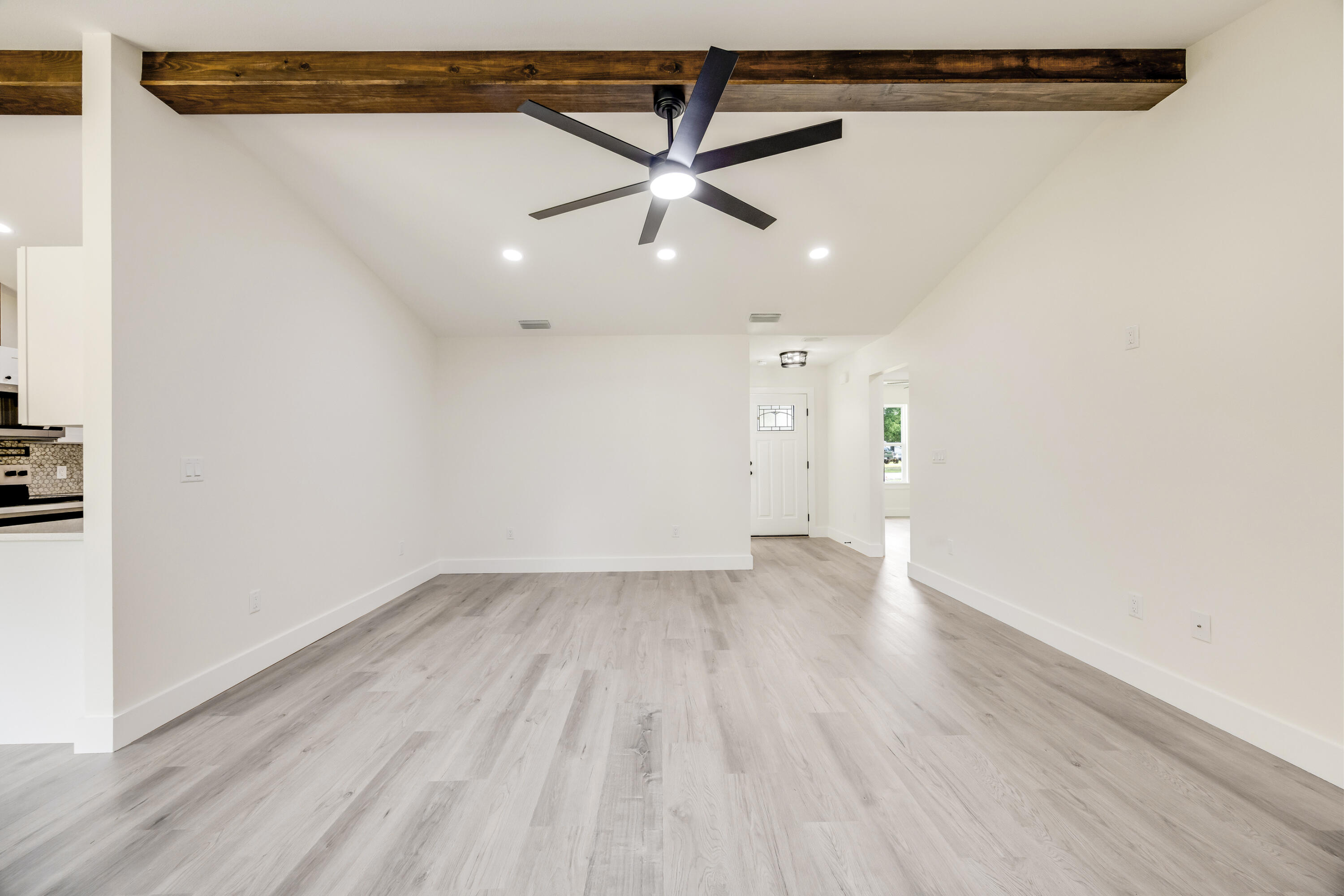 MORRIS ADD CRESTVIEW LOTS 68,69 & 70 BLK 21 - Residential