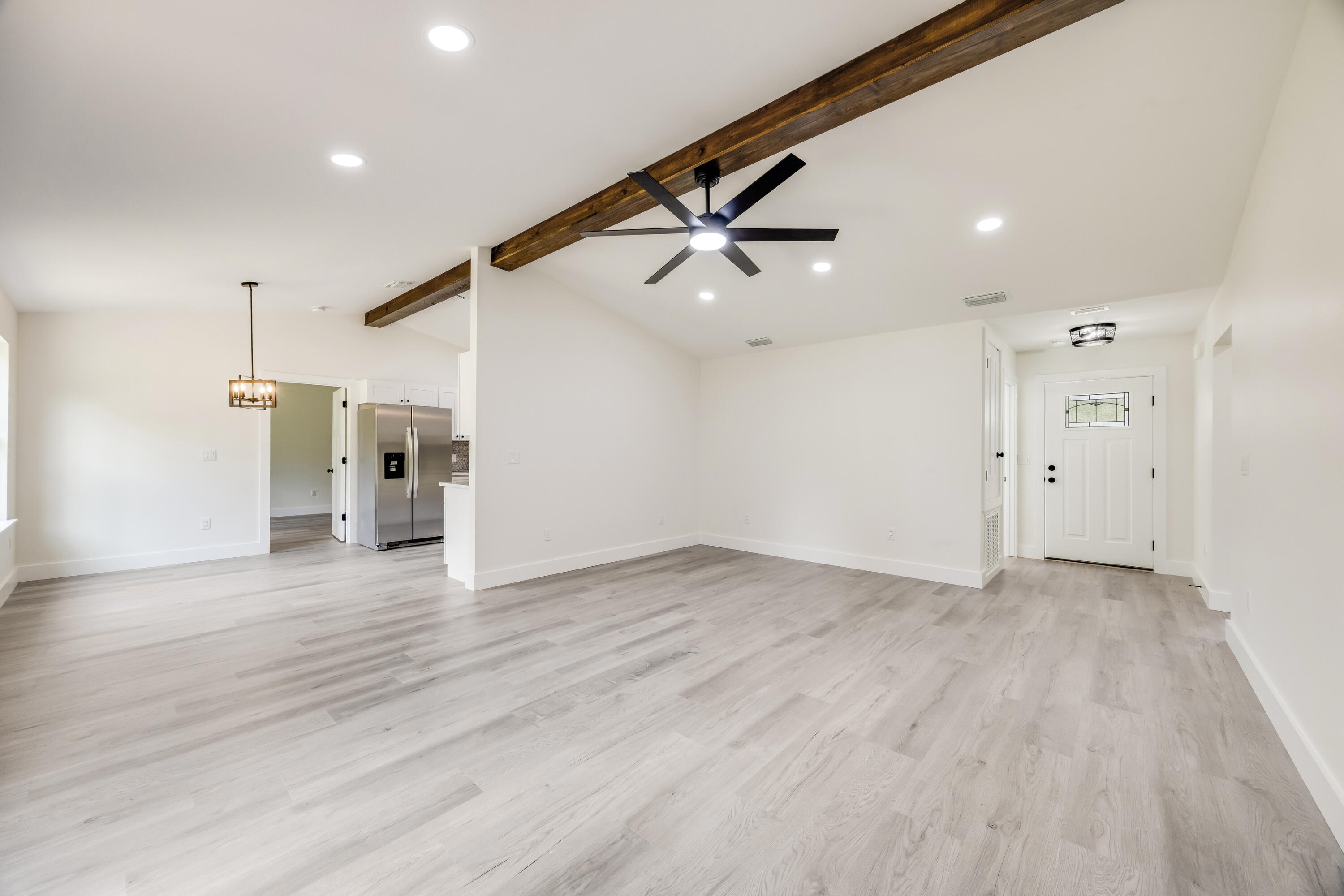 MORRIS ADD CRESTVIEW LOTS 68,69 & 70 BLK 21 - Residential