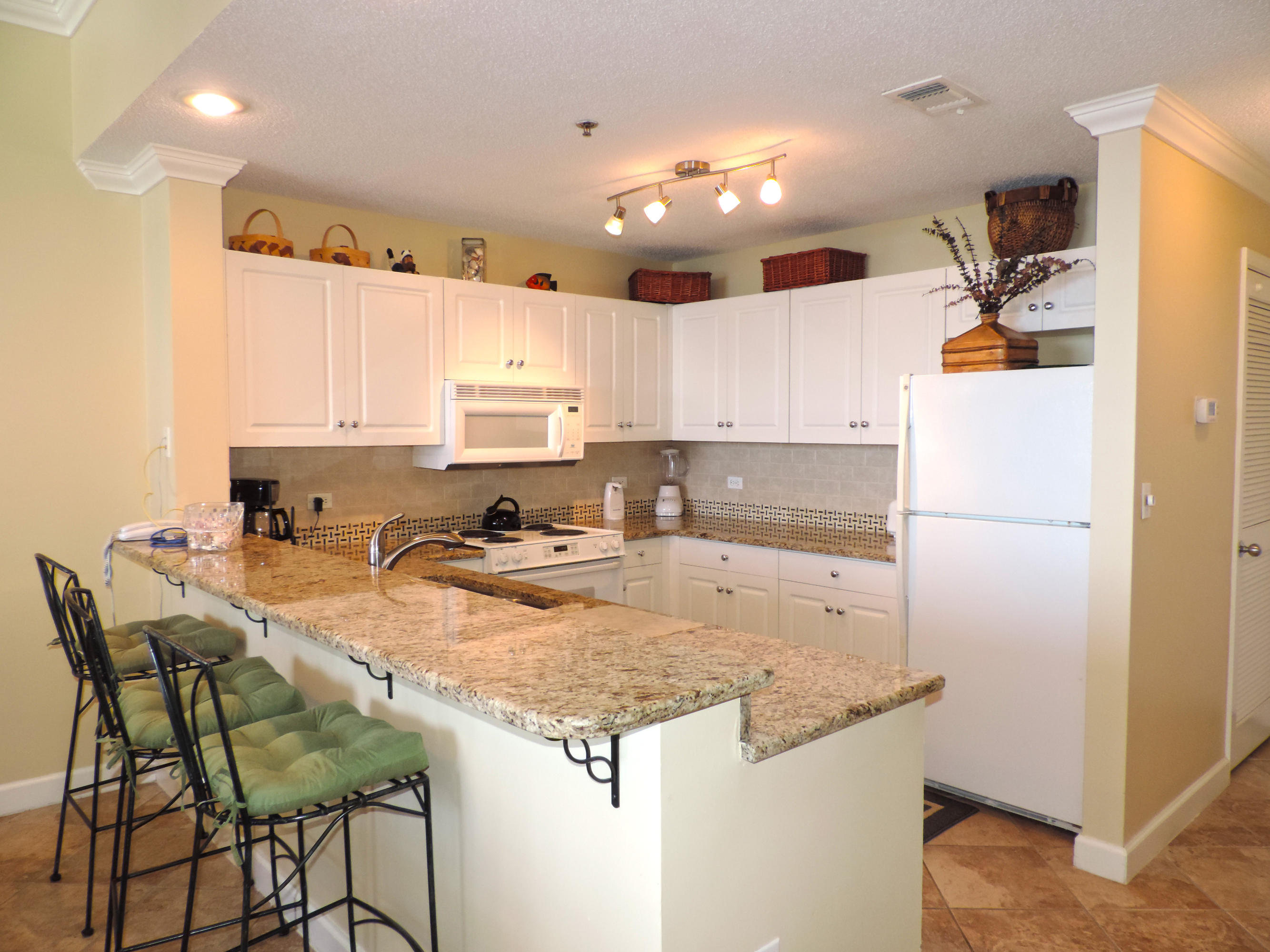 LEEWARD KEY - Residential