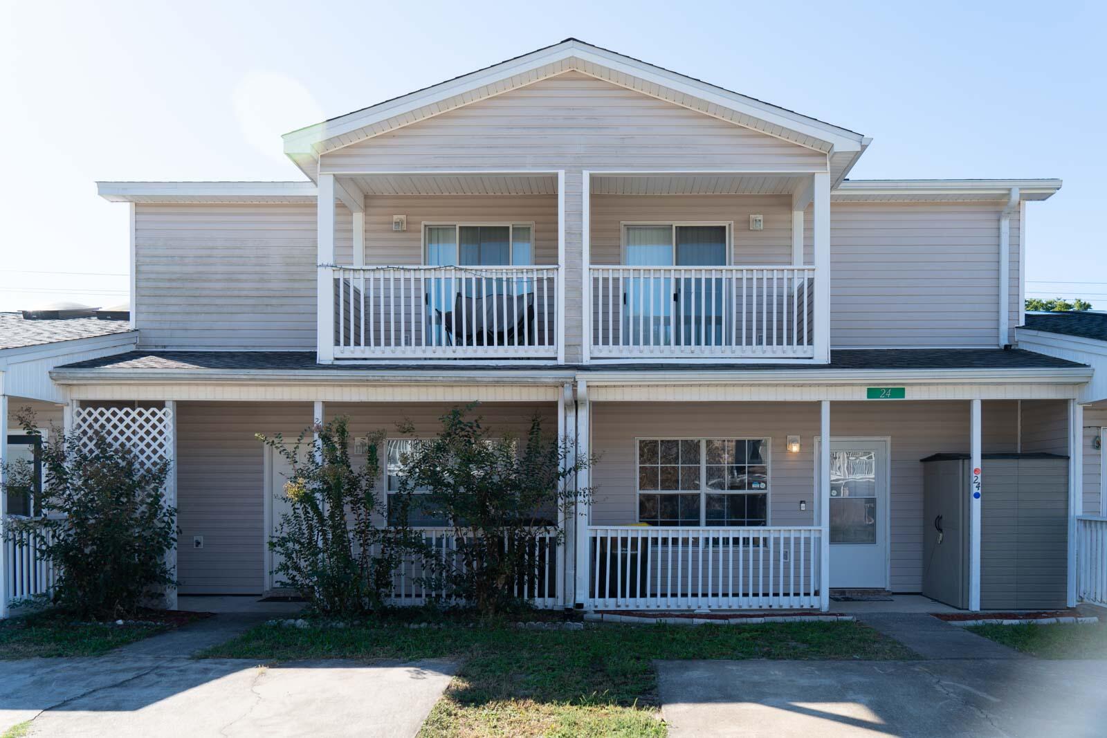 CHATELAINE EST PH II LOT 10 BLK B - Residential