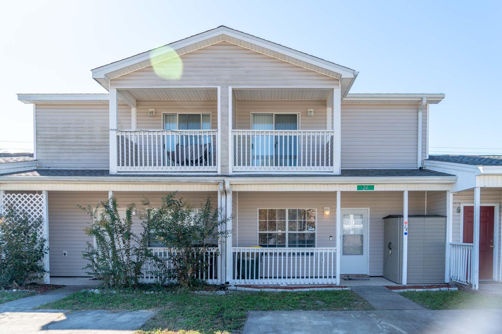 CHATELAINE EST PH II LOT 10 BLK B - Residential