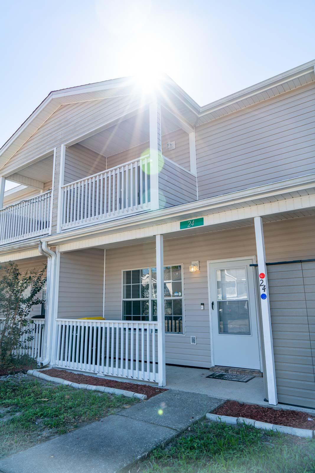 CHATELAINE EST PH II LOT 10 BLK B - Residential