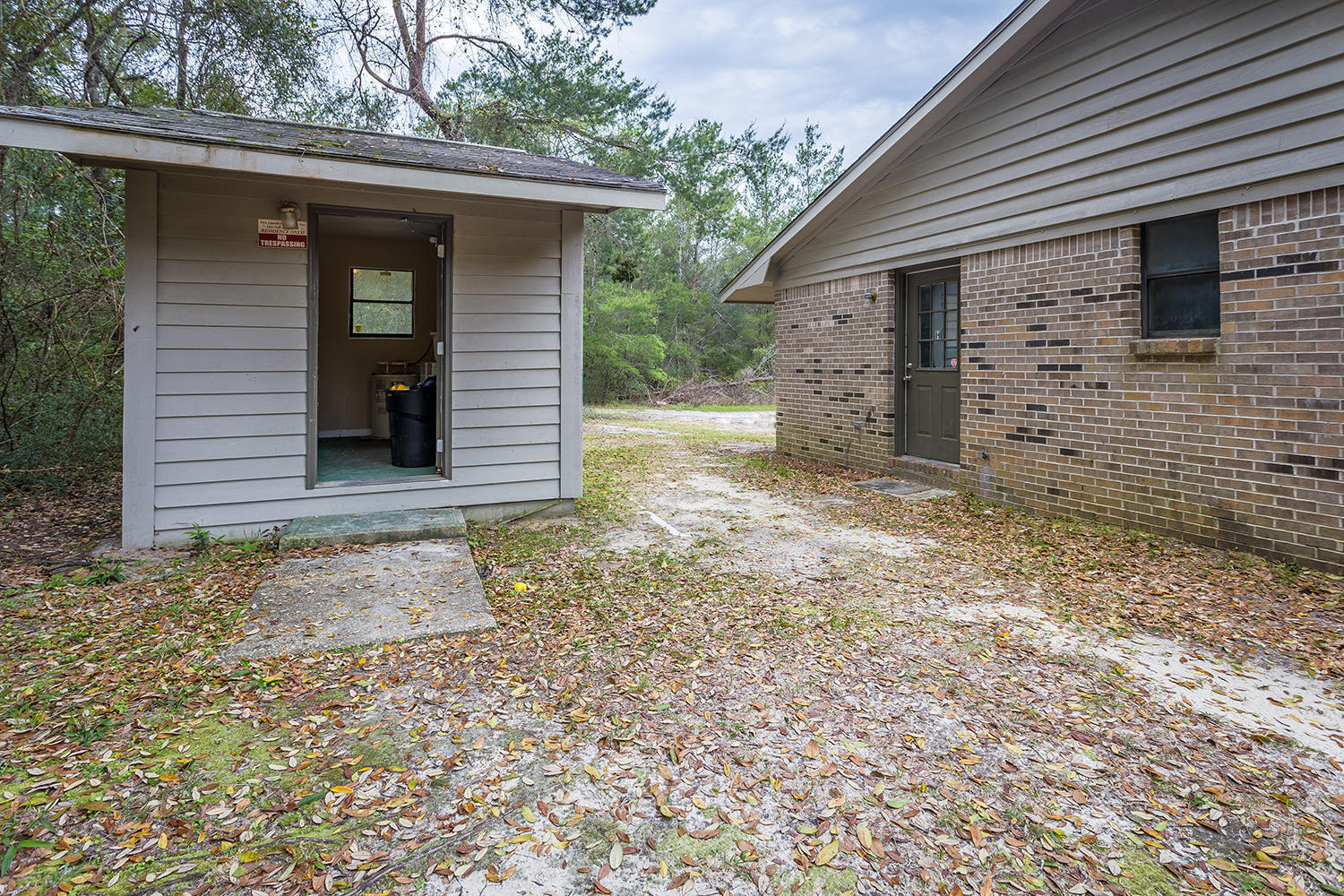 LIVE OAK - Residential Lease