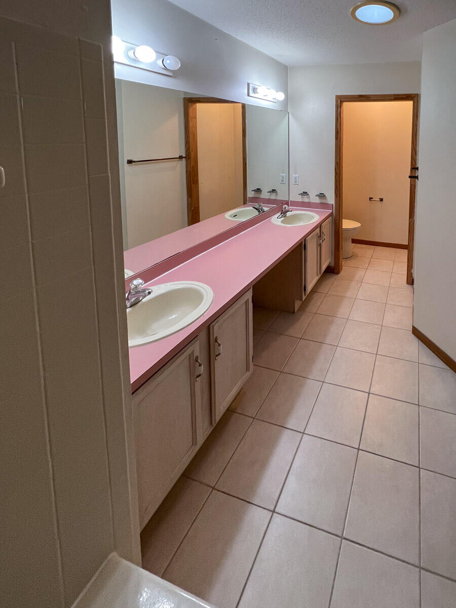 COVENTRY PARK VILLAGE PH I LOT 6 BLK C - Residential