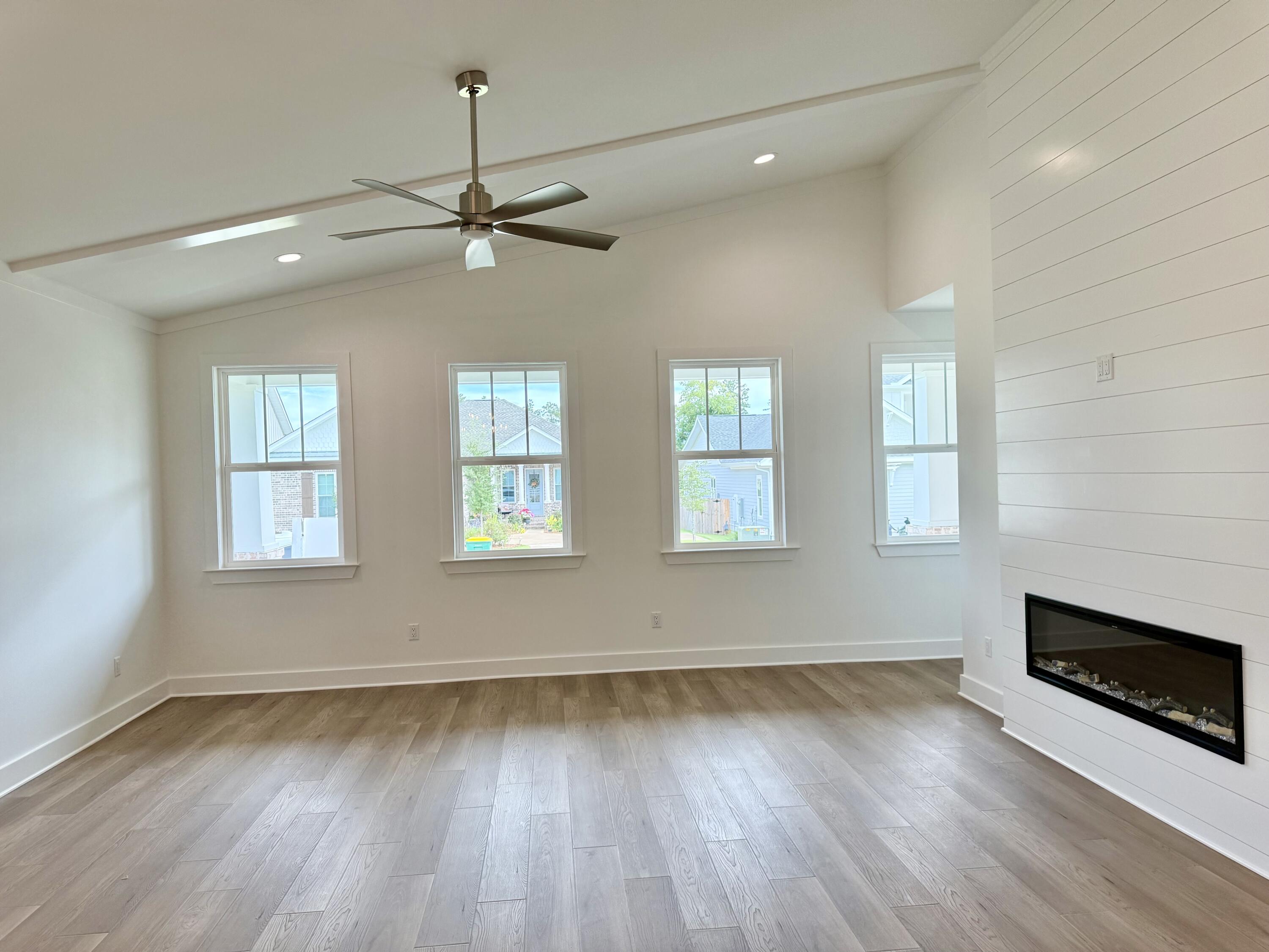 DEER MOSS CREEK - Residential