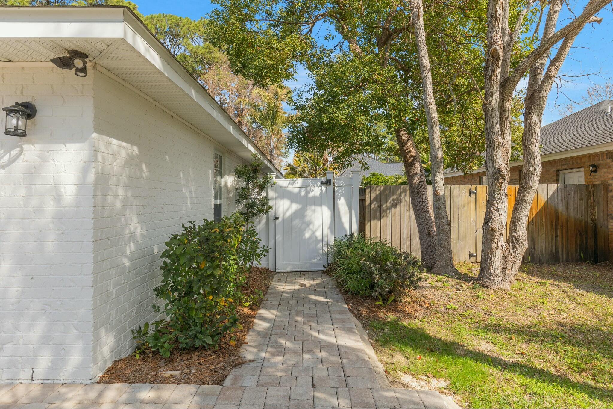 HOLIDAY SHORES ESTATES - Residential