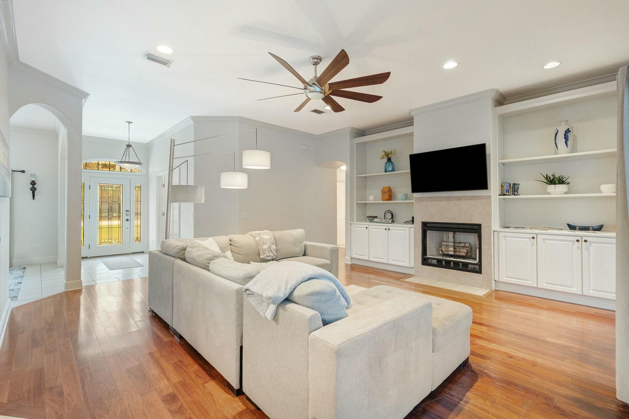 HOLIDAY SHORES ESTATES - Residential
