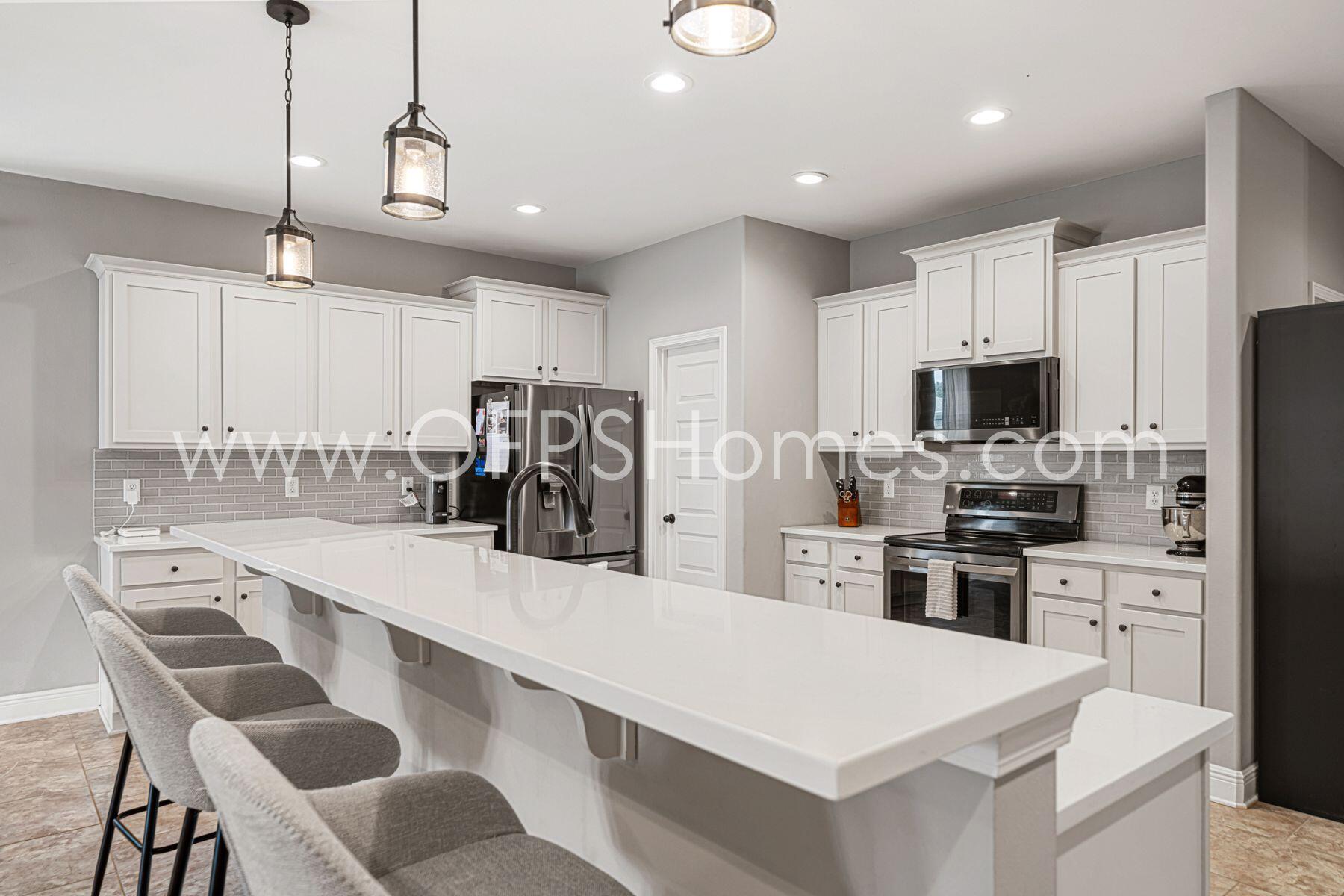 SCHOOLVIEW - Residential Lease