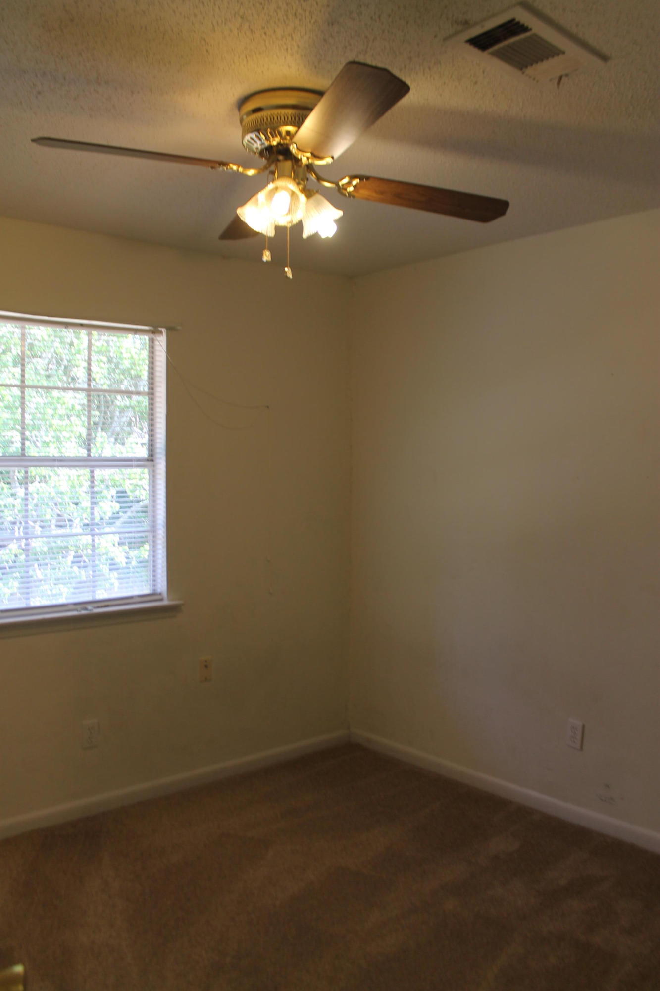 VALENCIA ARMS - Residential Lease