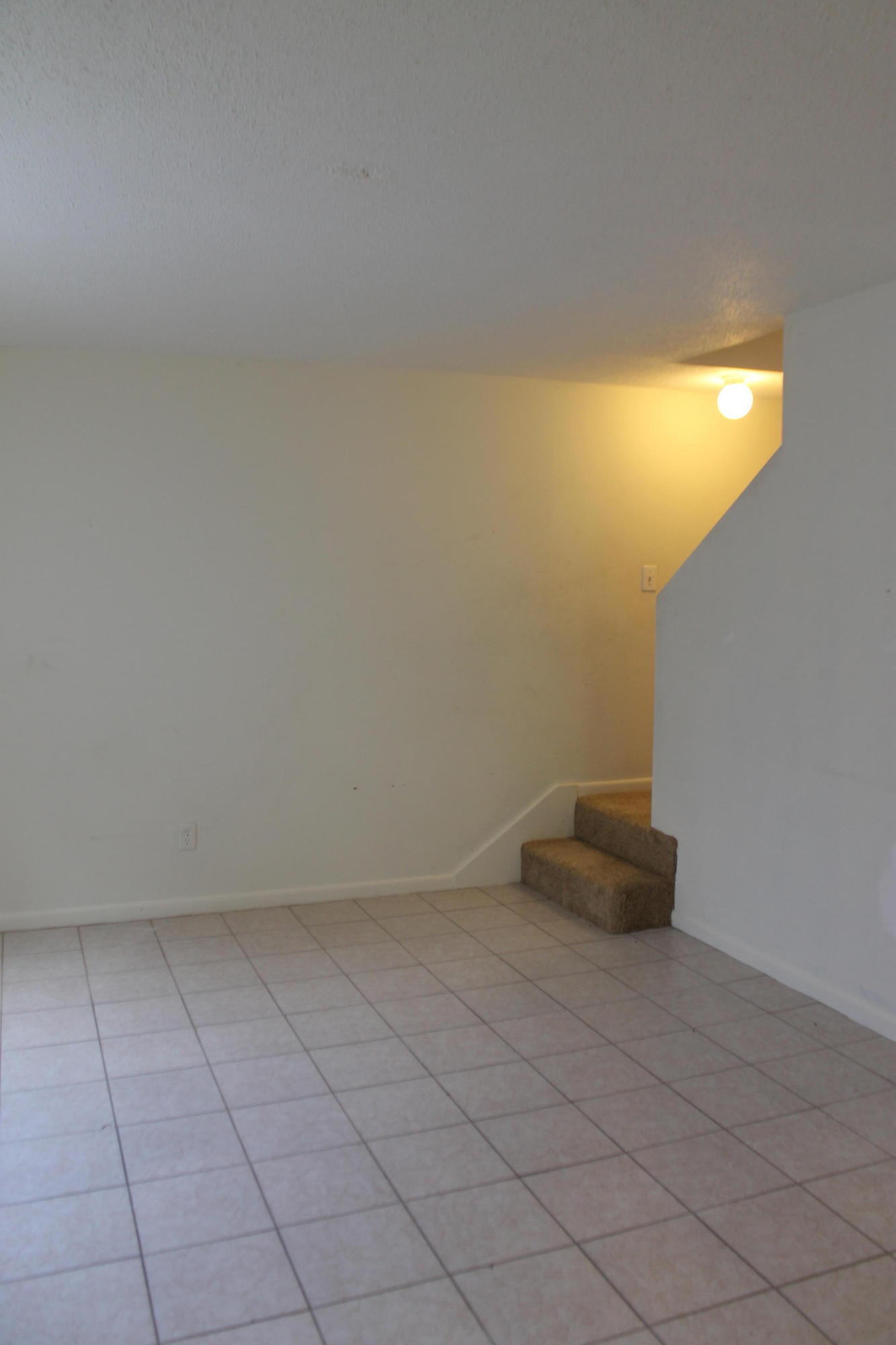 VALENCIA ARMS - Residential Lease