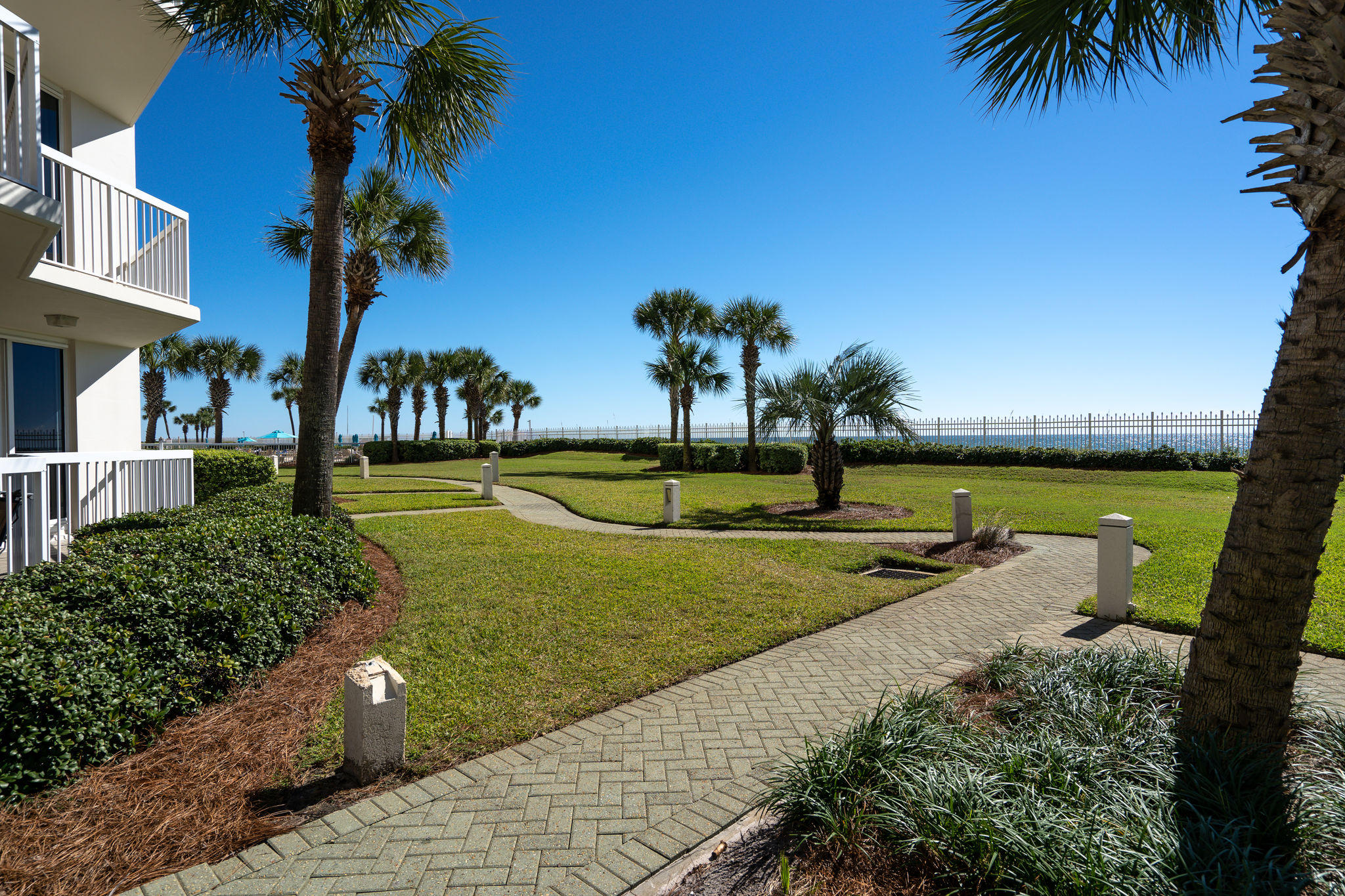 SILVER BEACH TOWERS - Residential