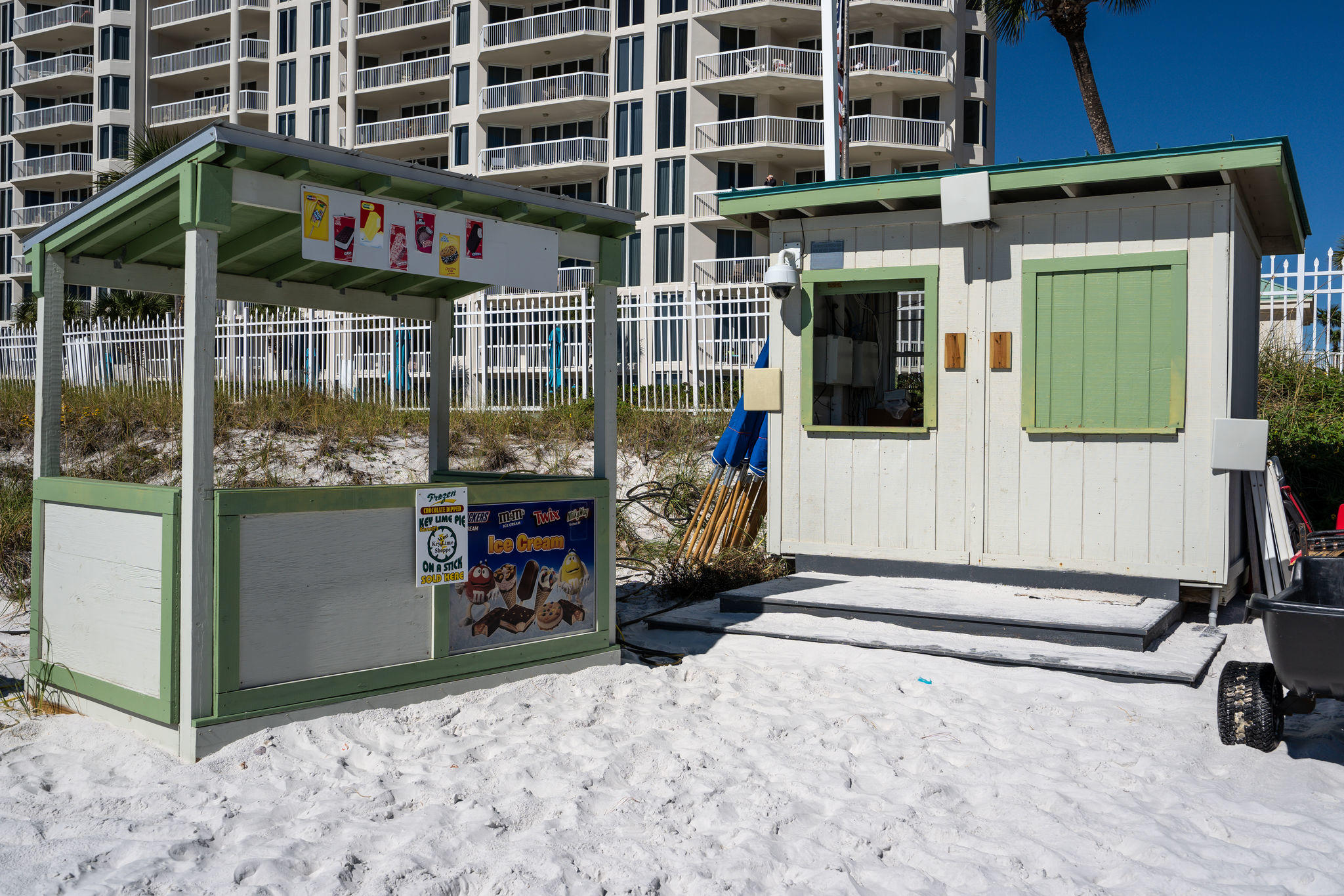 SILVER BEACH TOWERS - Residential