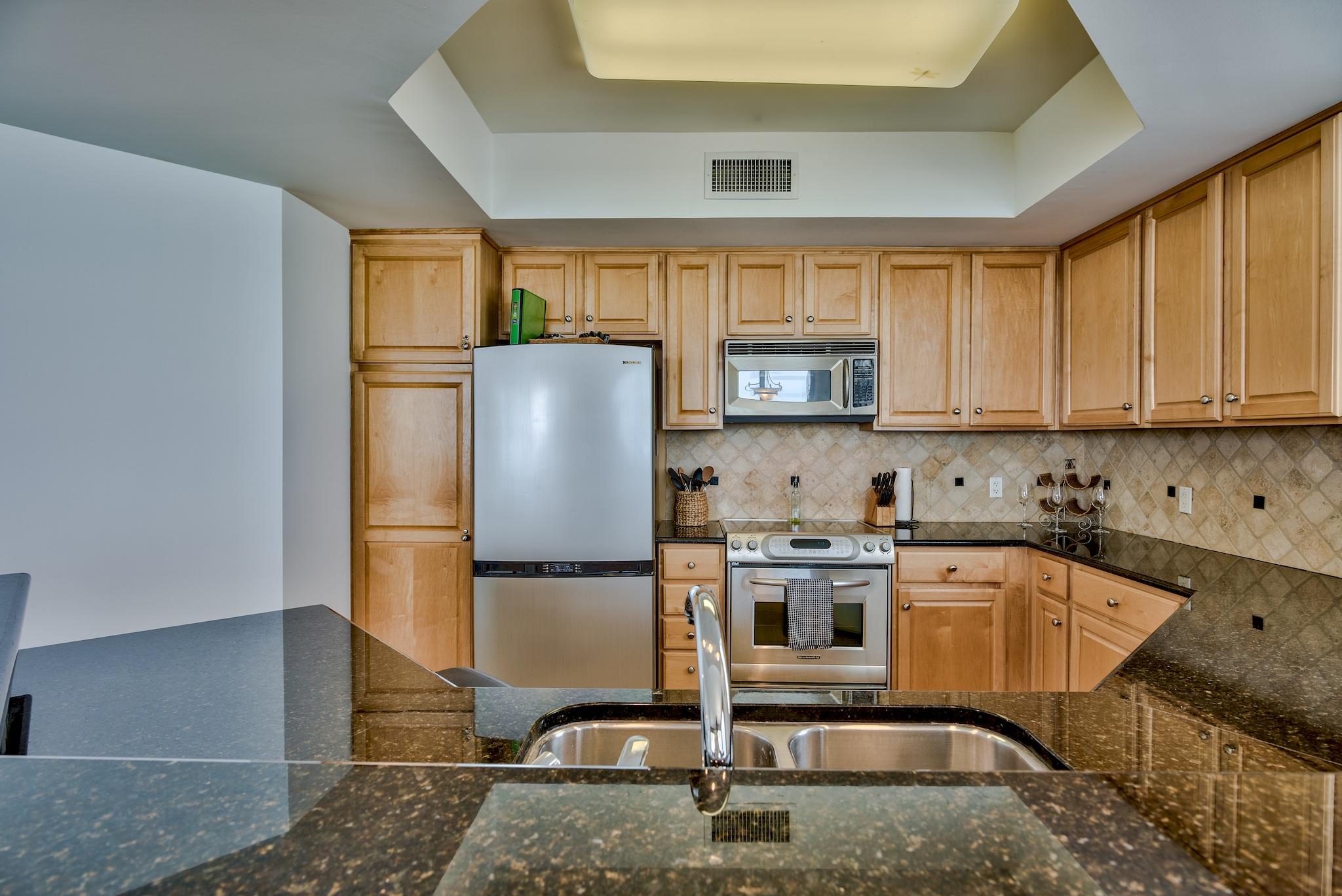 SILVER BEACH TOWERS - Residential