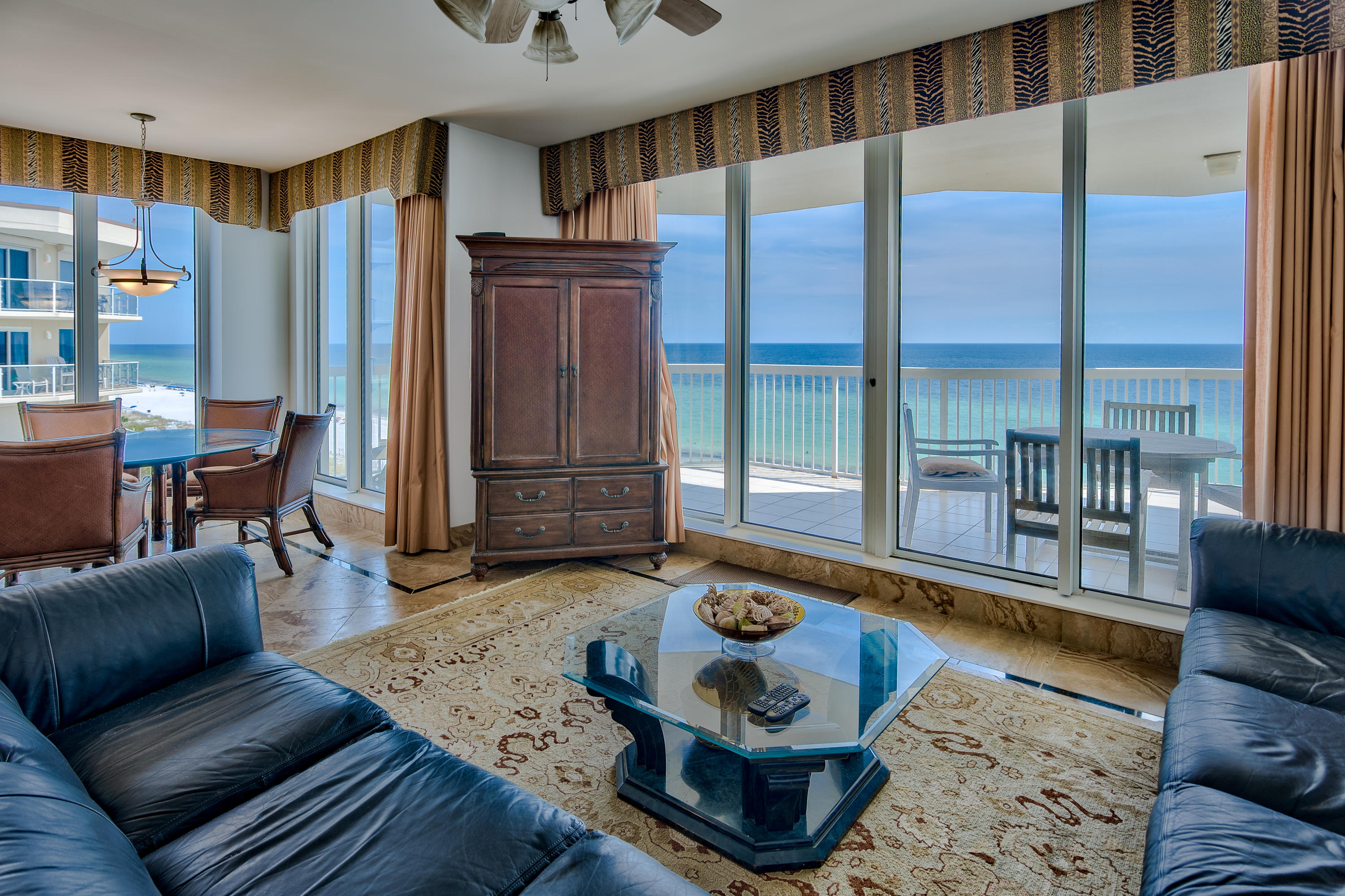 SILVER BEACH TOWERS - Residential