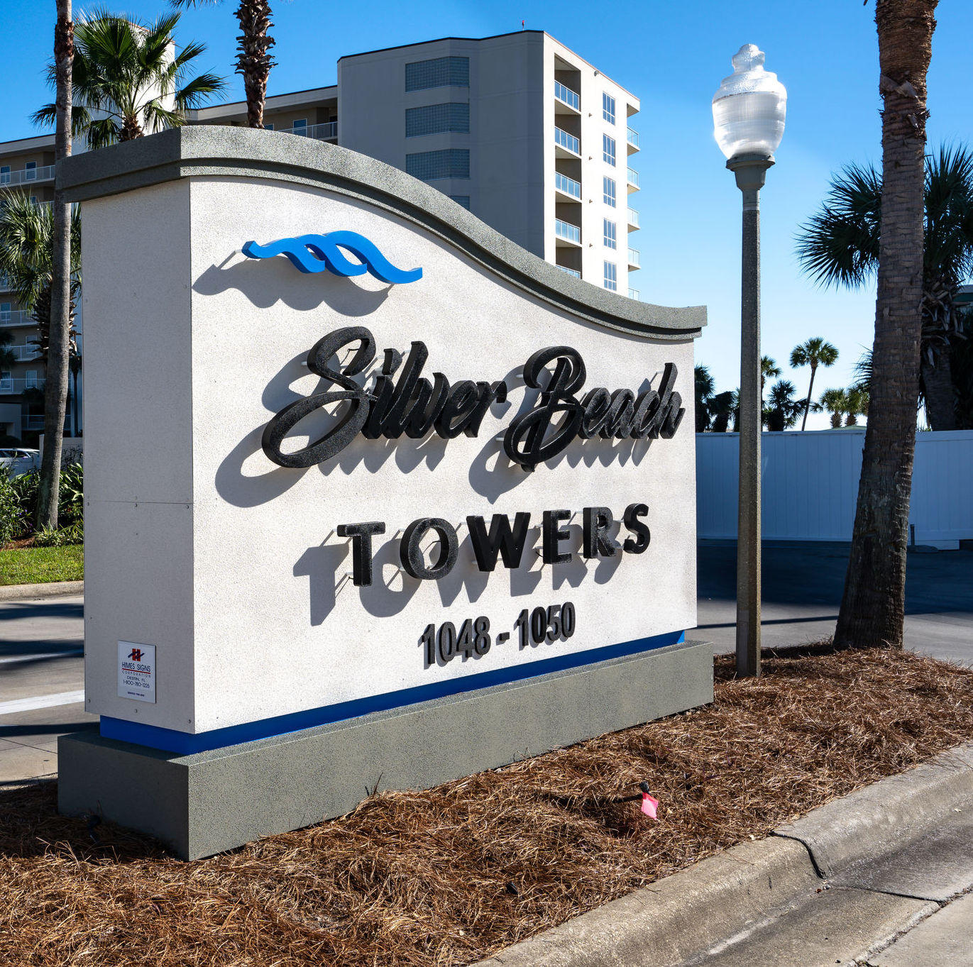 SILVER BEACH TOWERS - Residential