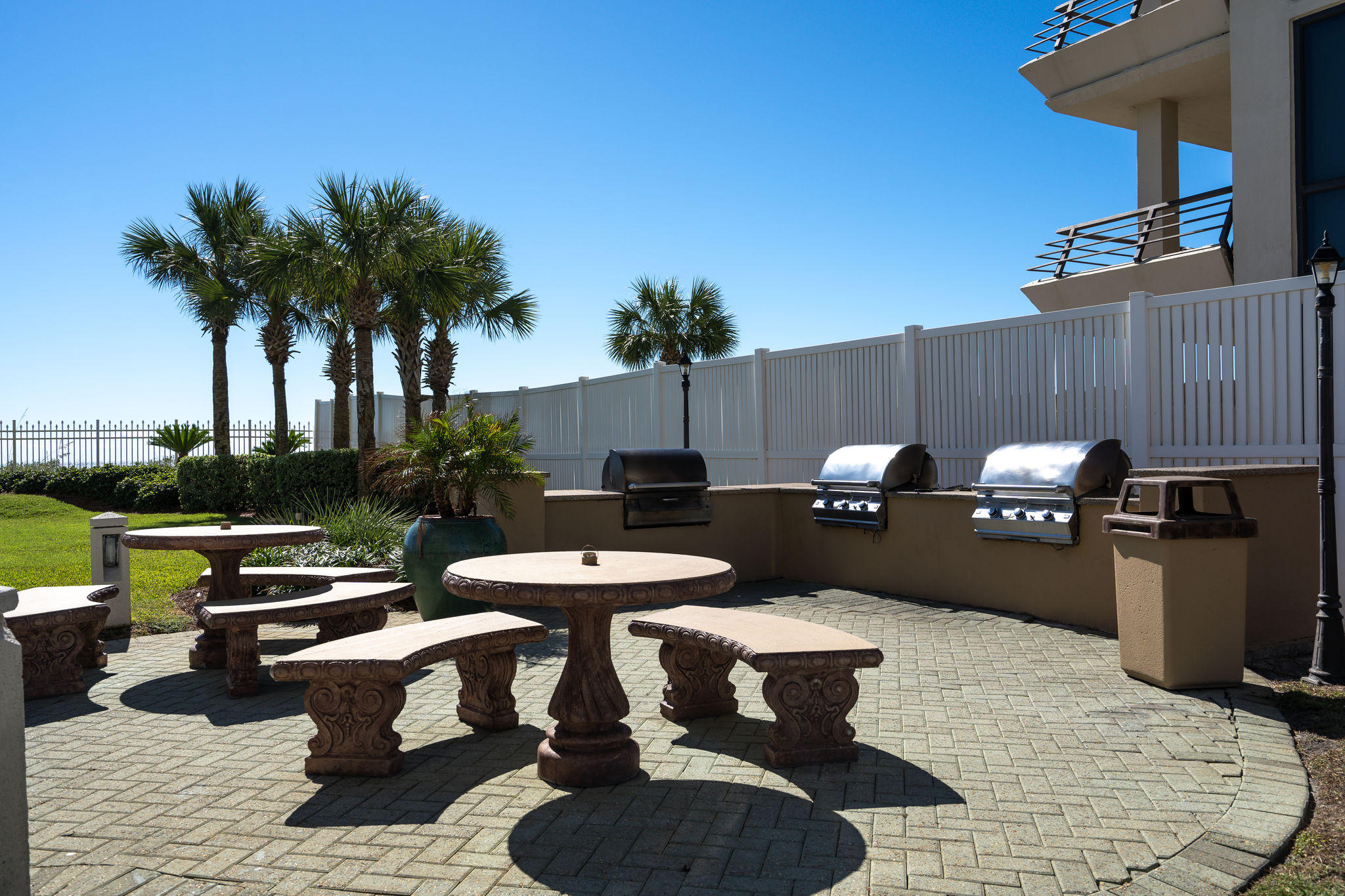 SILVER BEACH TOWERS - Residential