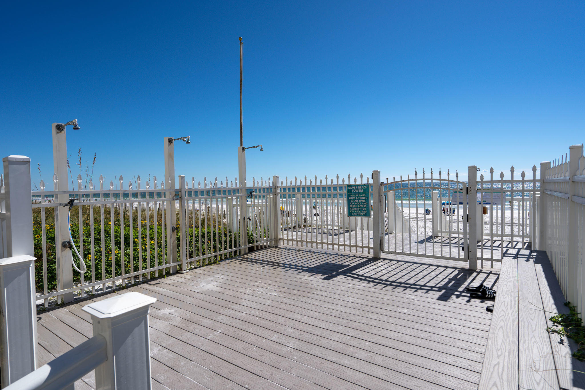 SILVER BEACH TOWERS - Residential