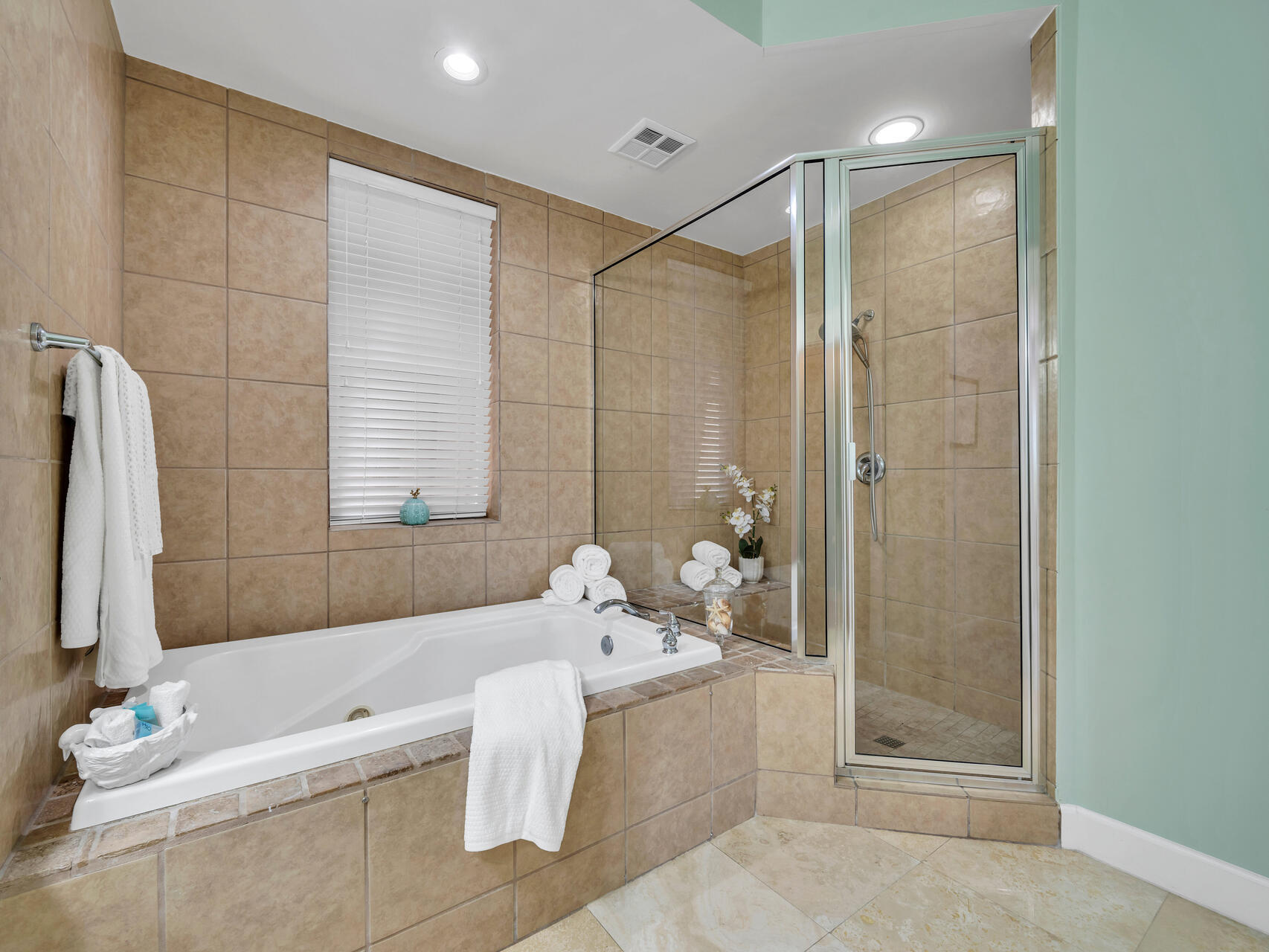 PINE RIDGE VILLAS - Residential