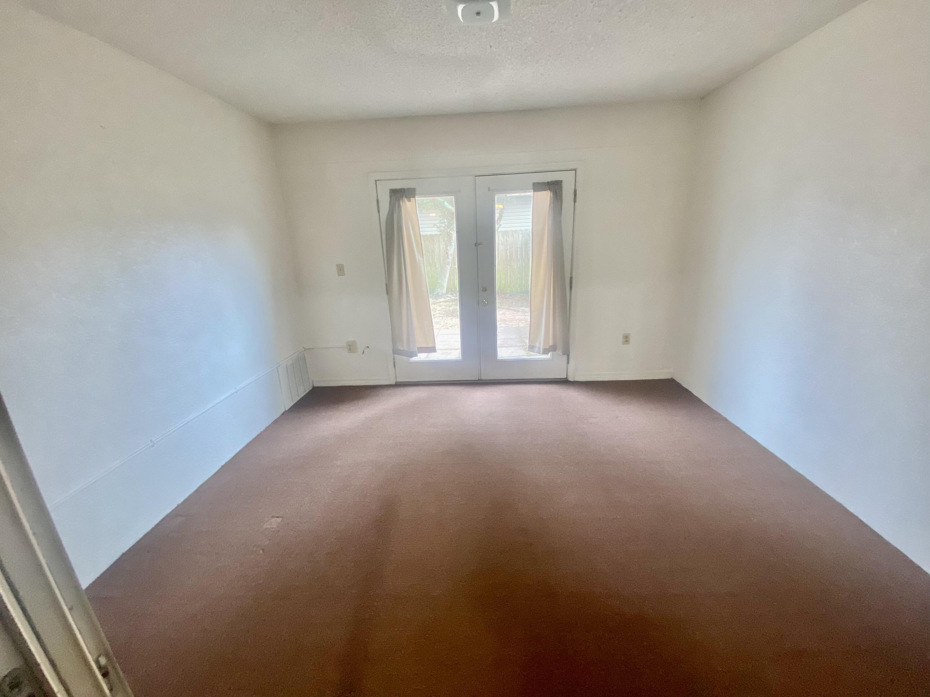 NAVARRE S/D 1ST ADDN - Residential