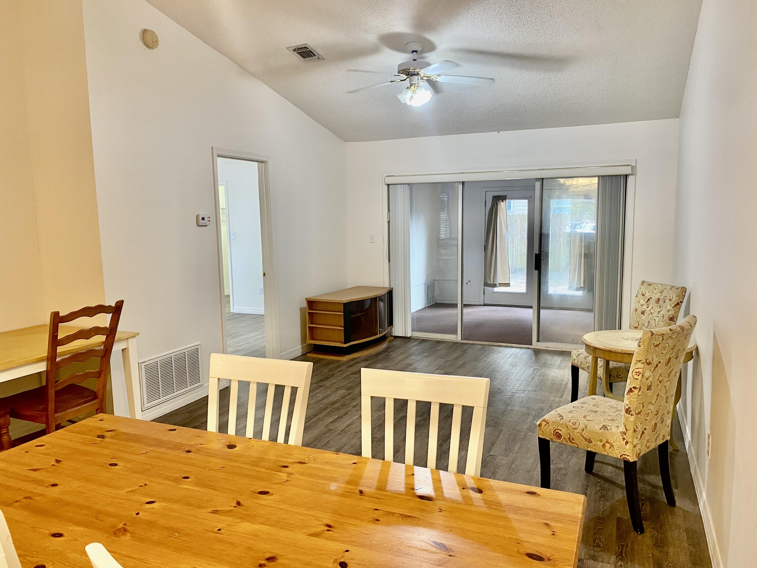 NAVARRE S/D 1ST ADDN - Residential