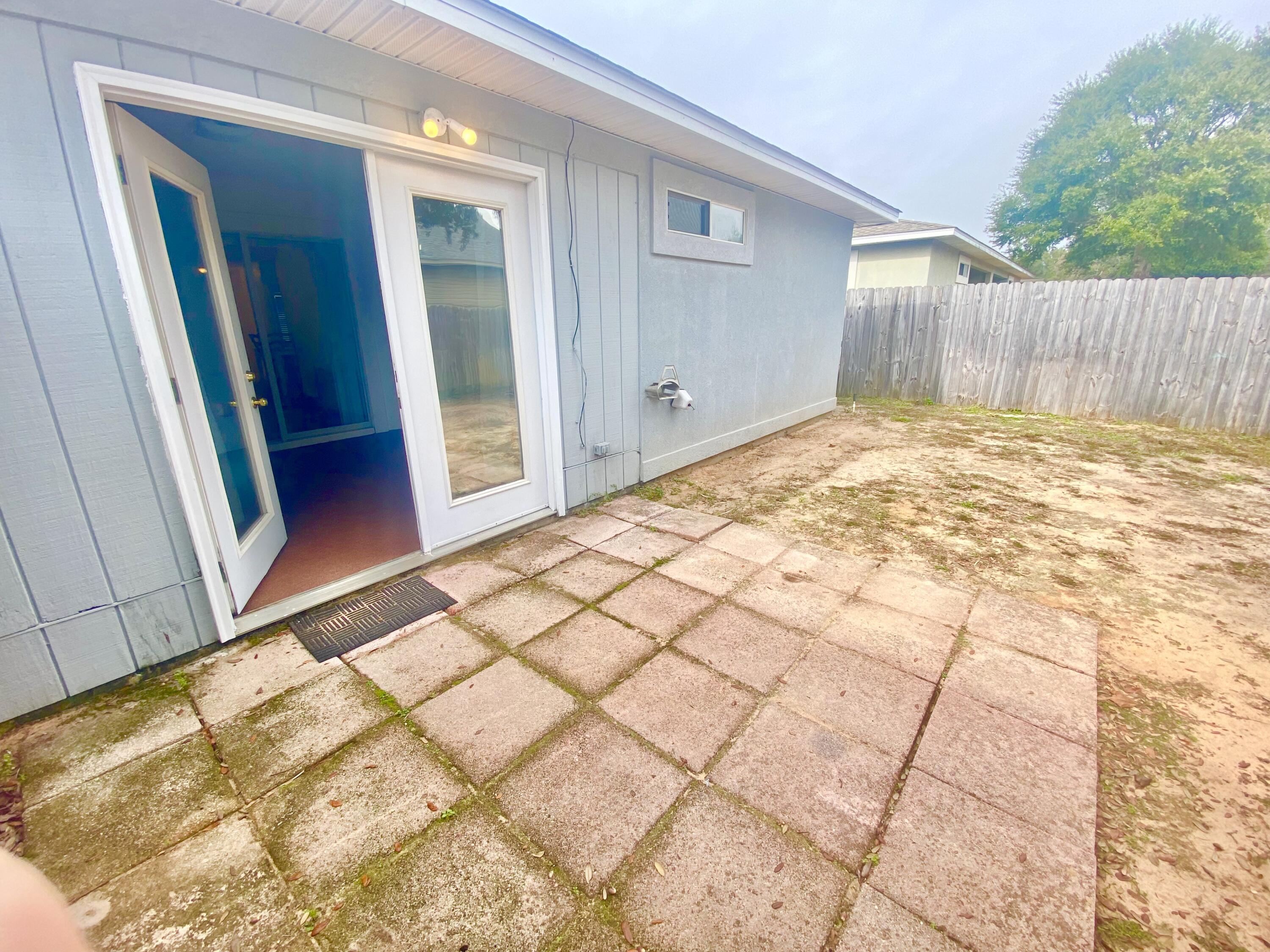 NAVARRE S/D 1ST ADDN - Residential