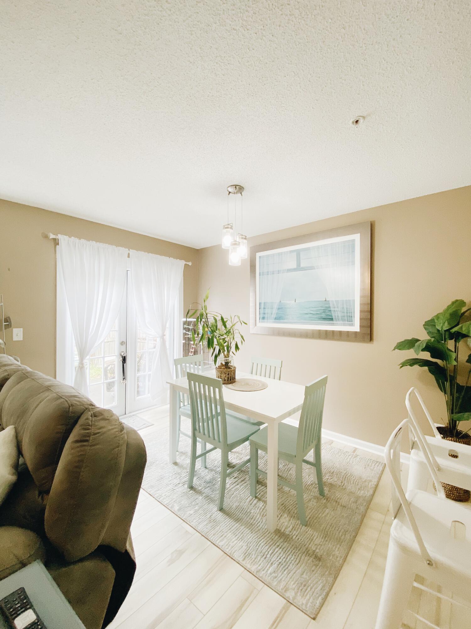 ROLLING PINES - Residential